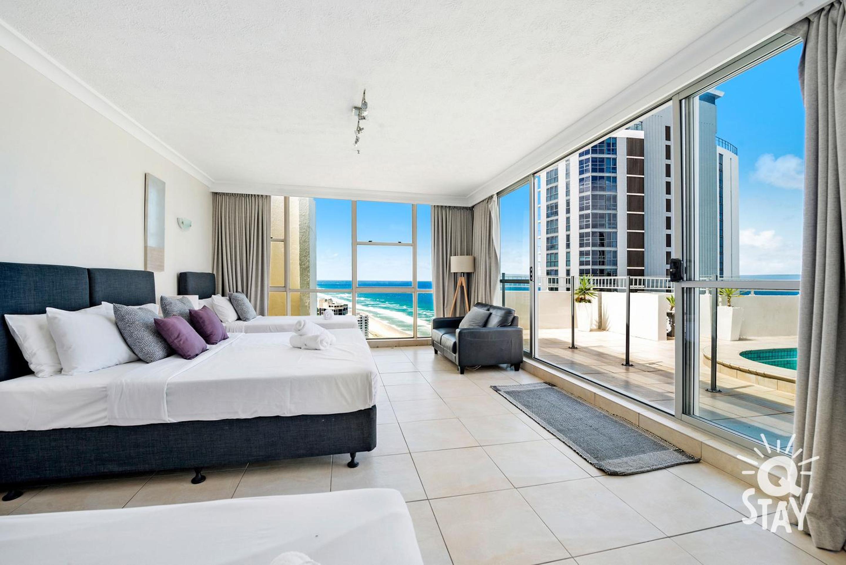 3 Bedroom Penthouse with Private Pool - Q Stay