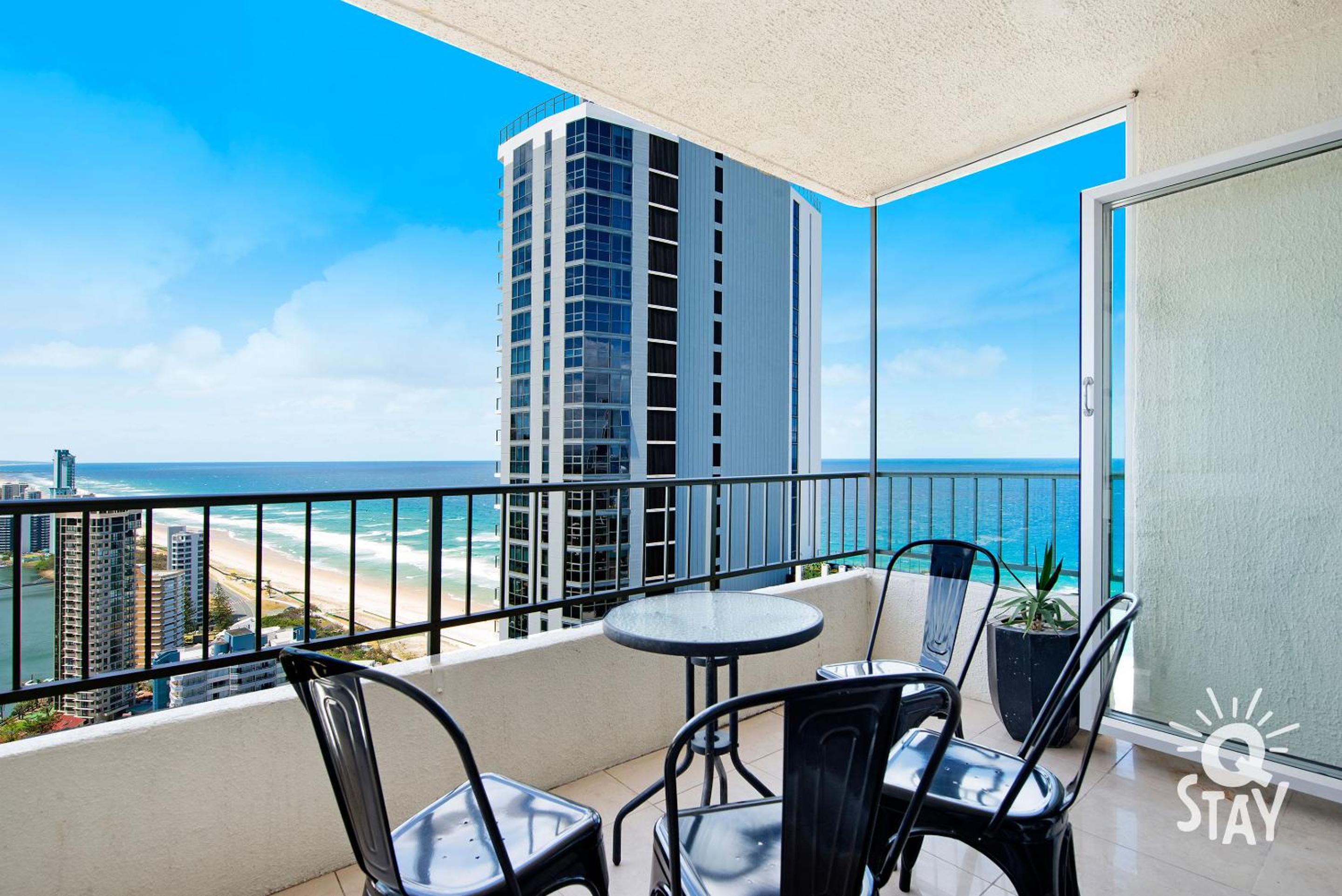 3 Bedroom Penthouse with Private Pool - Q Stay