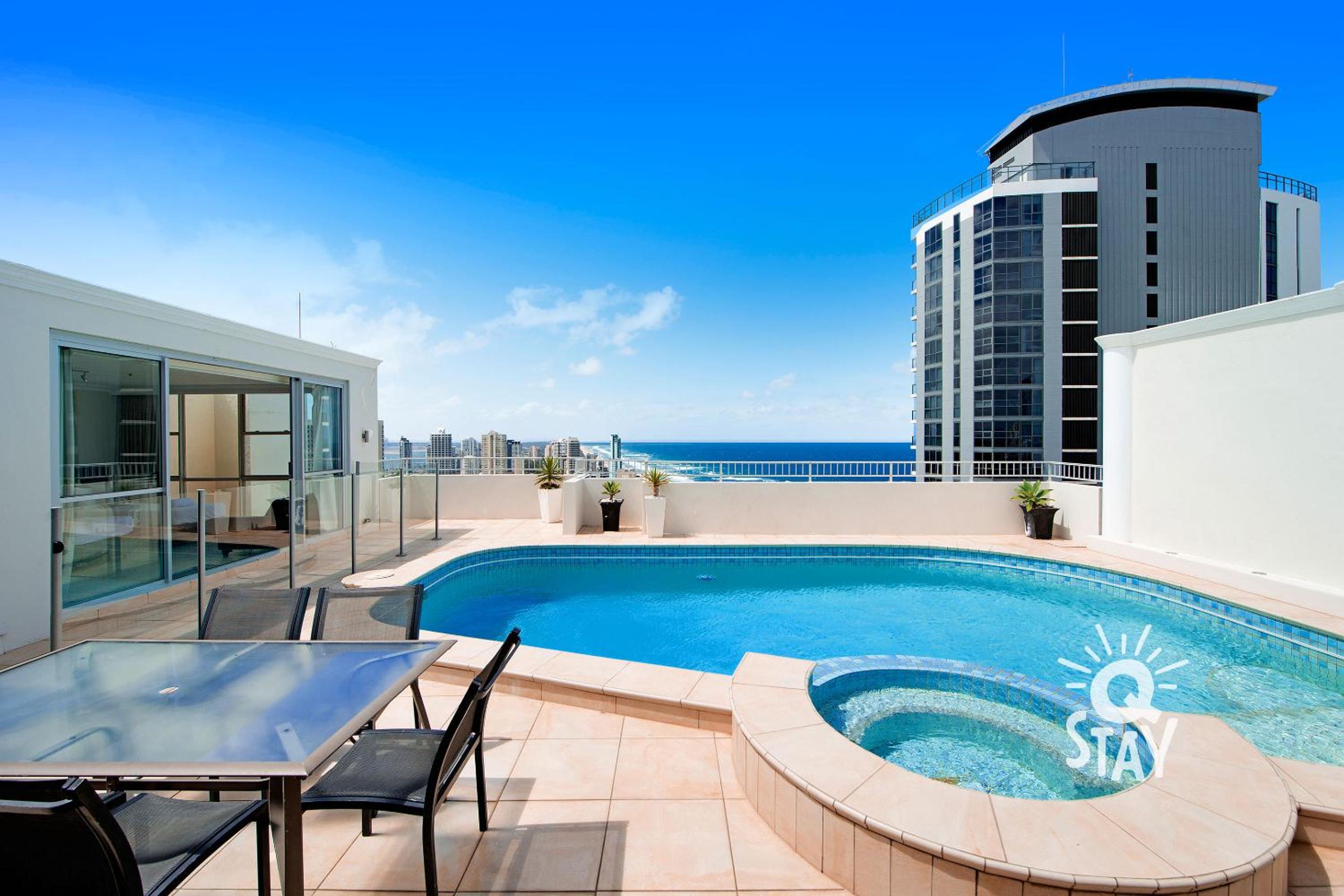 3 Bedroom Penthouse with Private Pool - Q Stay