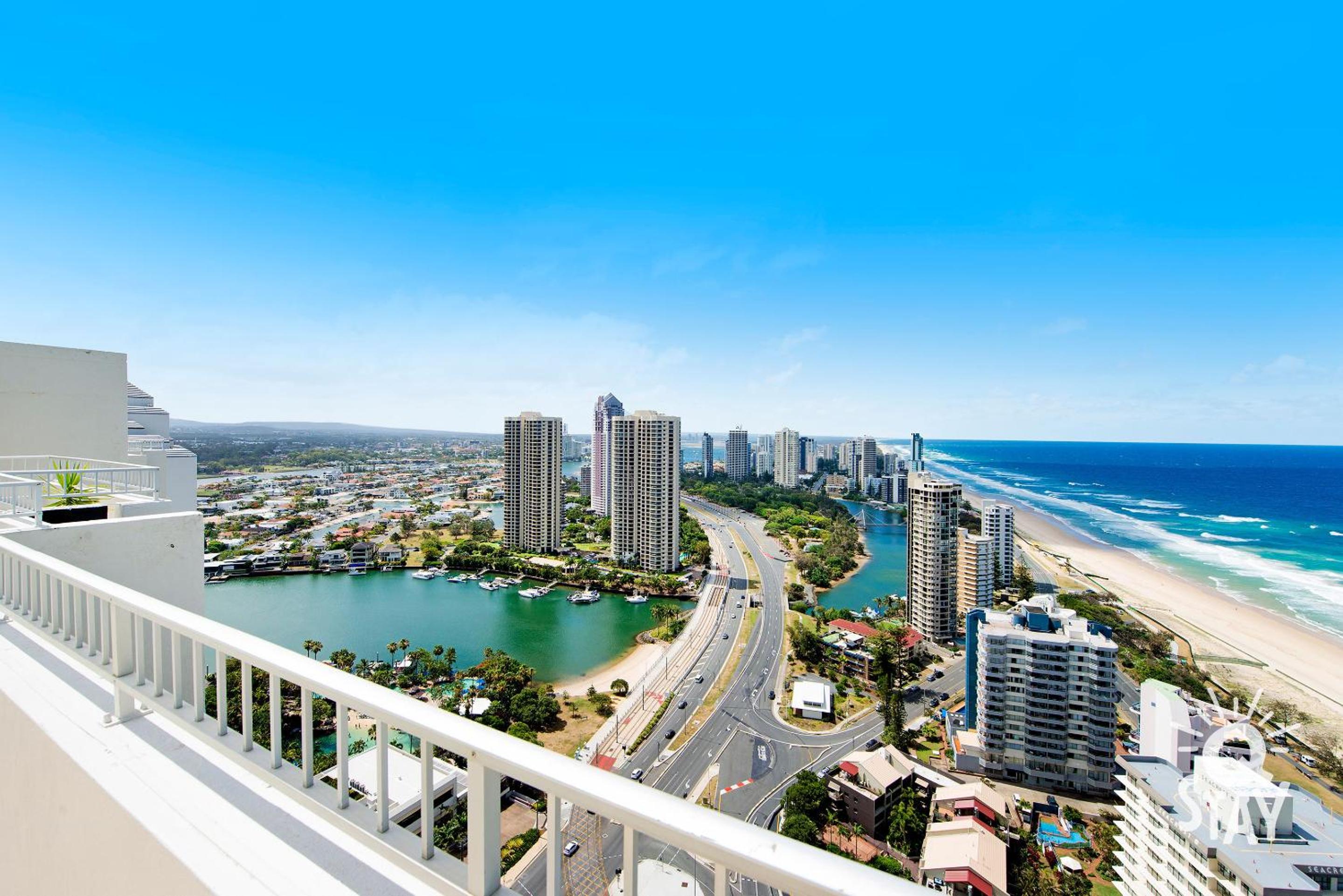 3 Bedroom Penthouse with Private Pool - Q Stay