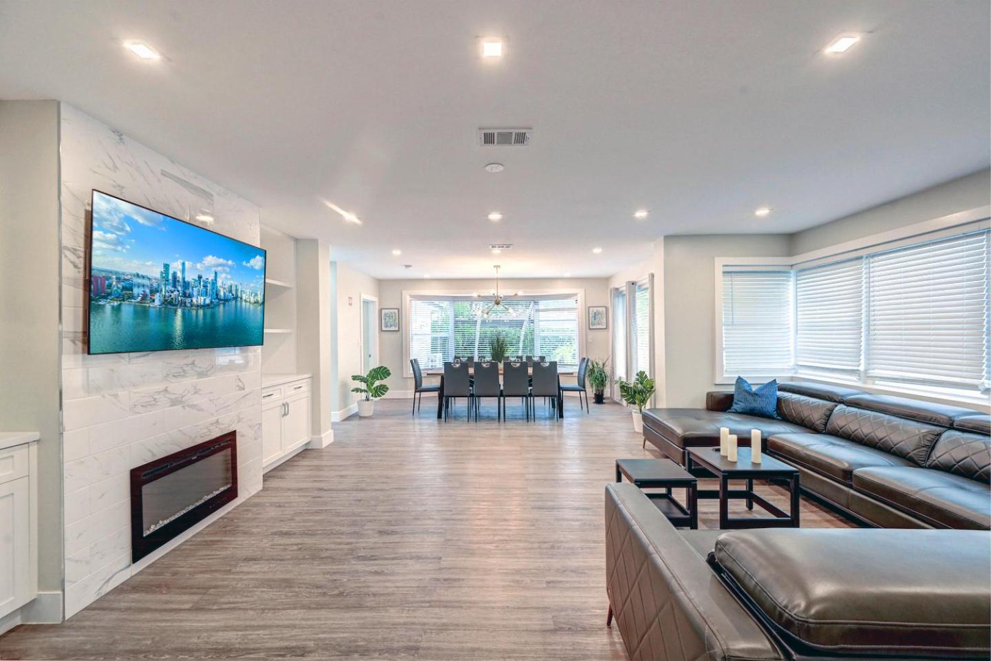 Luxury Villa WALK 5 minutes to Hollywood Beach view 4