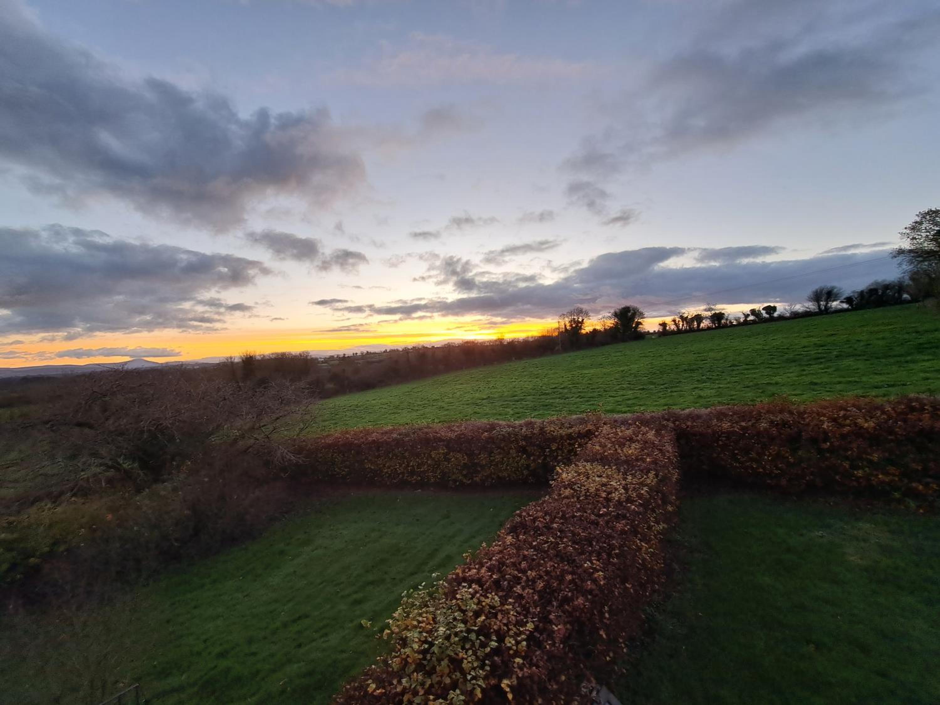 House in the countryside view 4
