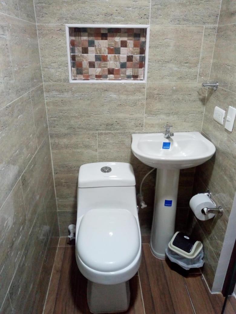 31 BELLO APARTAMENTO CON BALCON EN LAURELES ESTADIO