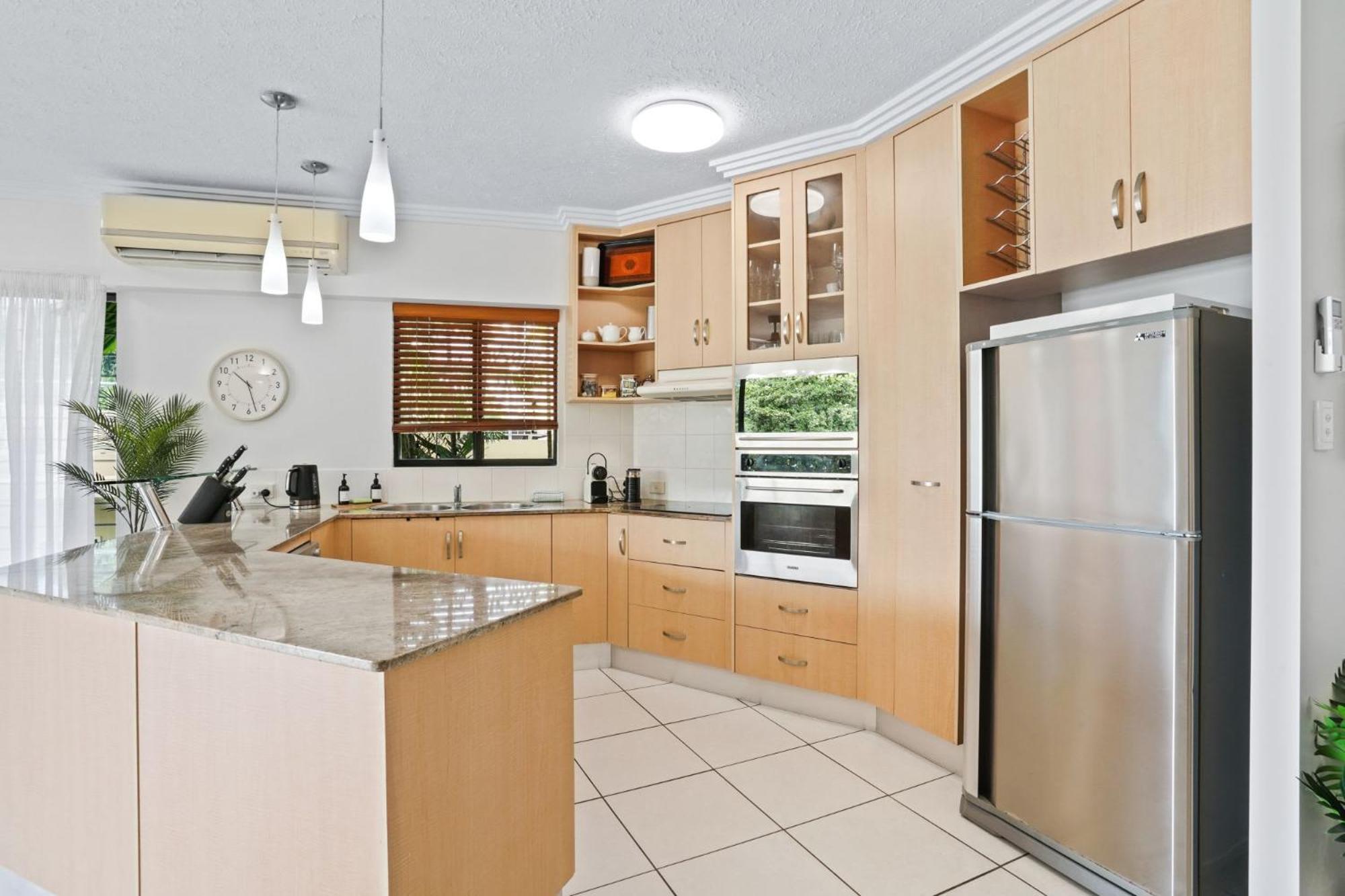 Tradewinds Beachfront Apartment