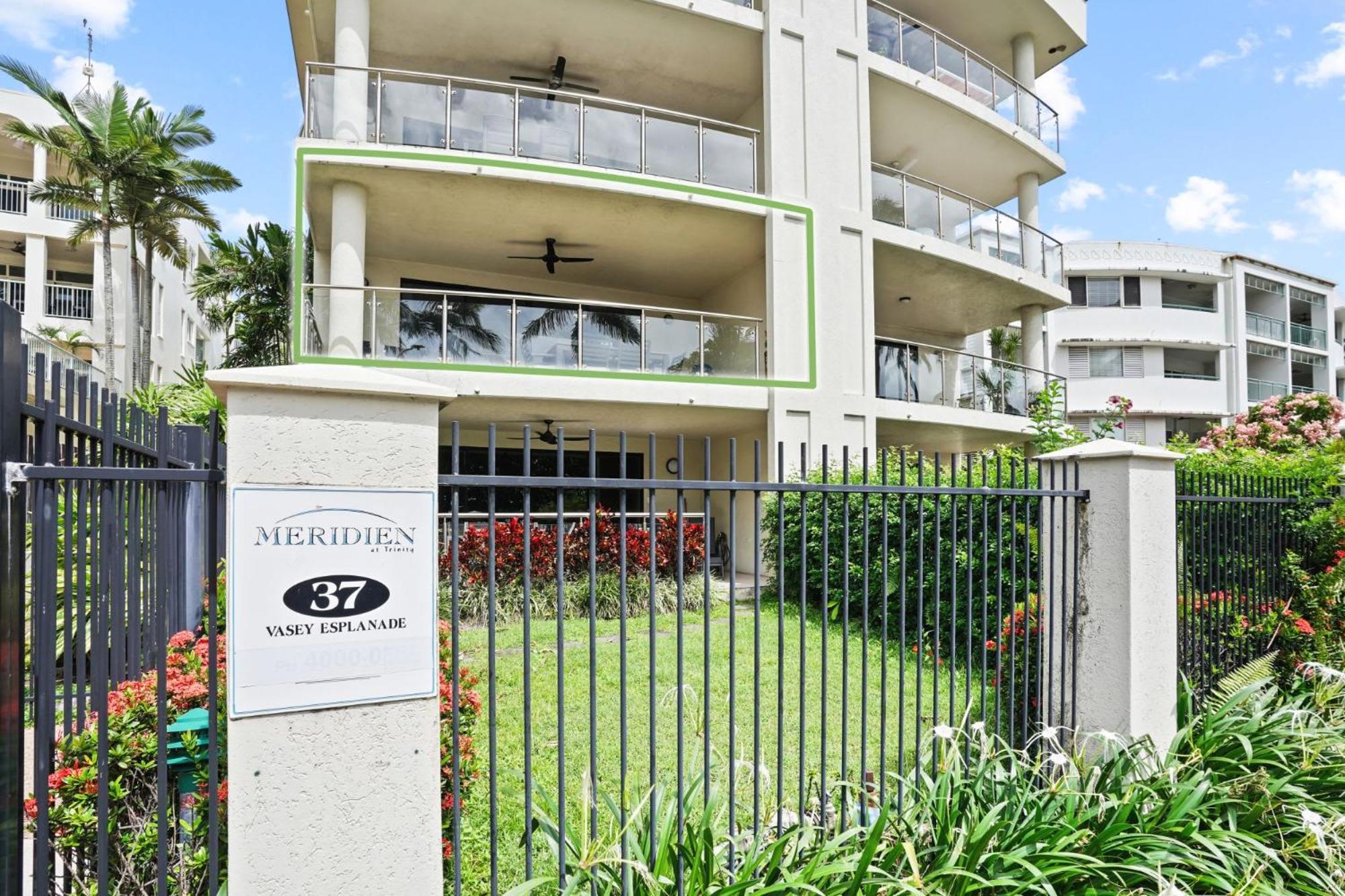Tradewinds Beachfront Apartment