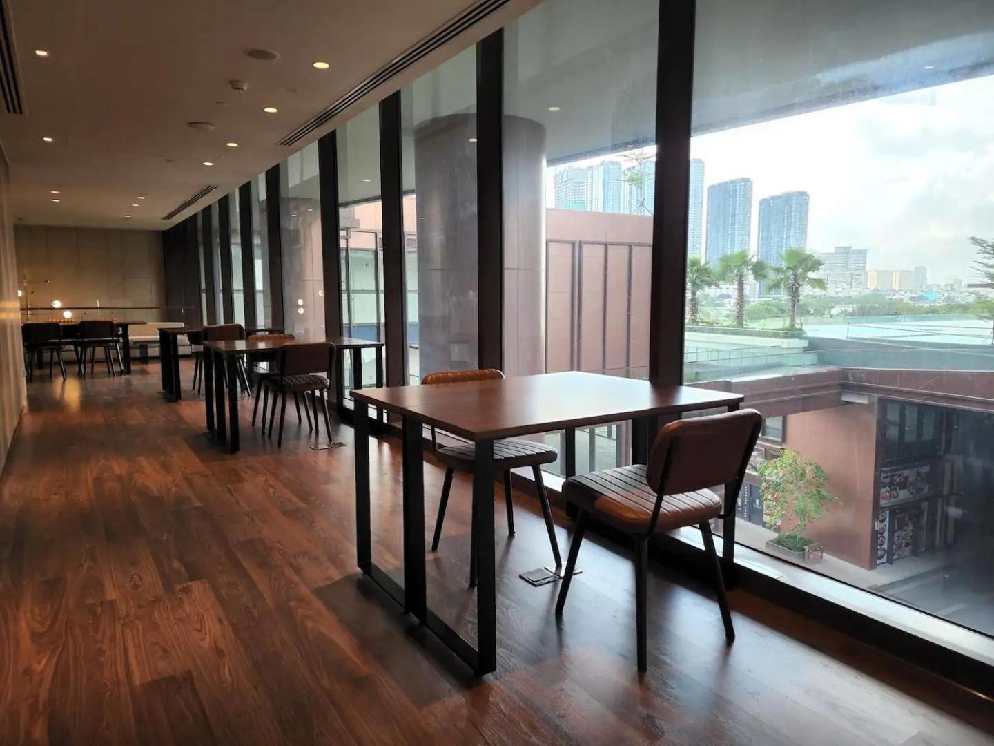 Metropole Thu Thiem-2 Br Apartment in the center -River view & Luxury