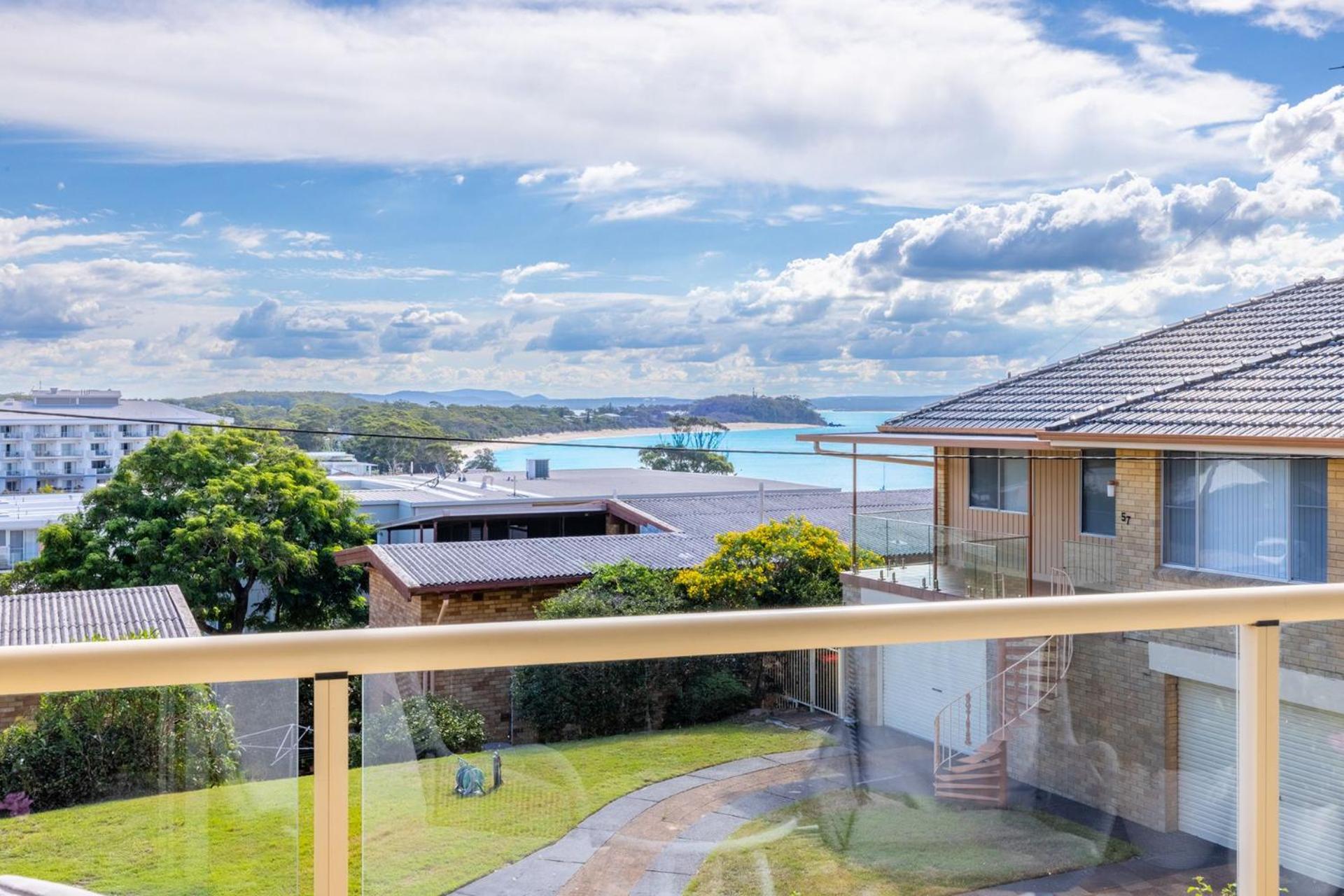 Blue Waters, 2 59 Ronald Ave - water views Linen aircon Wi-Fi