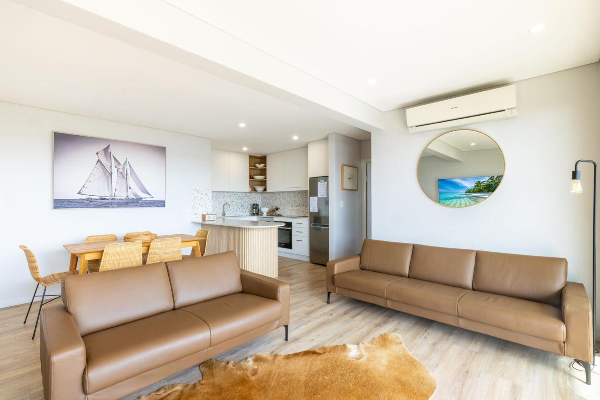 Blue Waters, 2 59 Ronald Ave - water views Linen aircon Wi-Fi