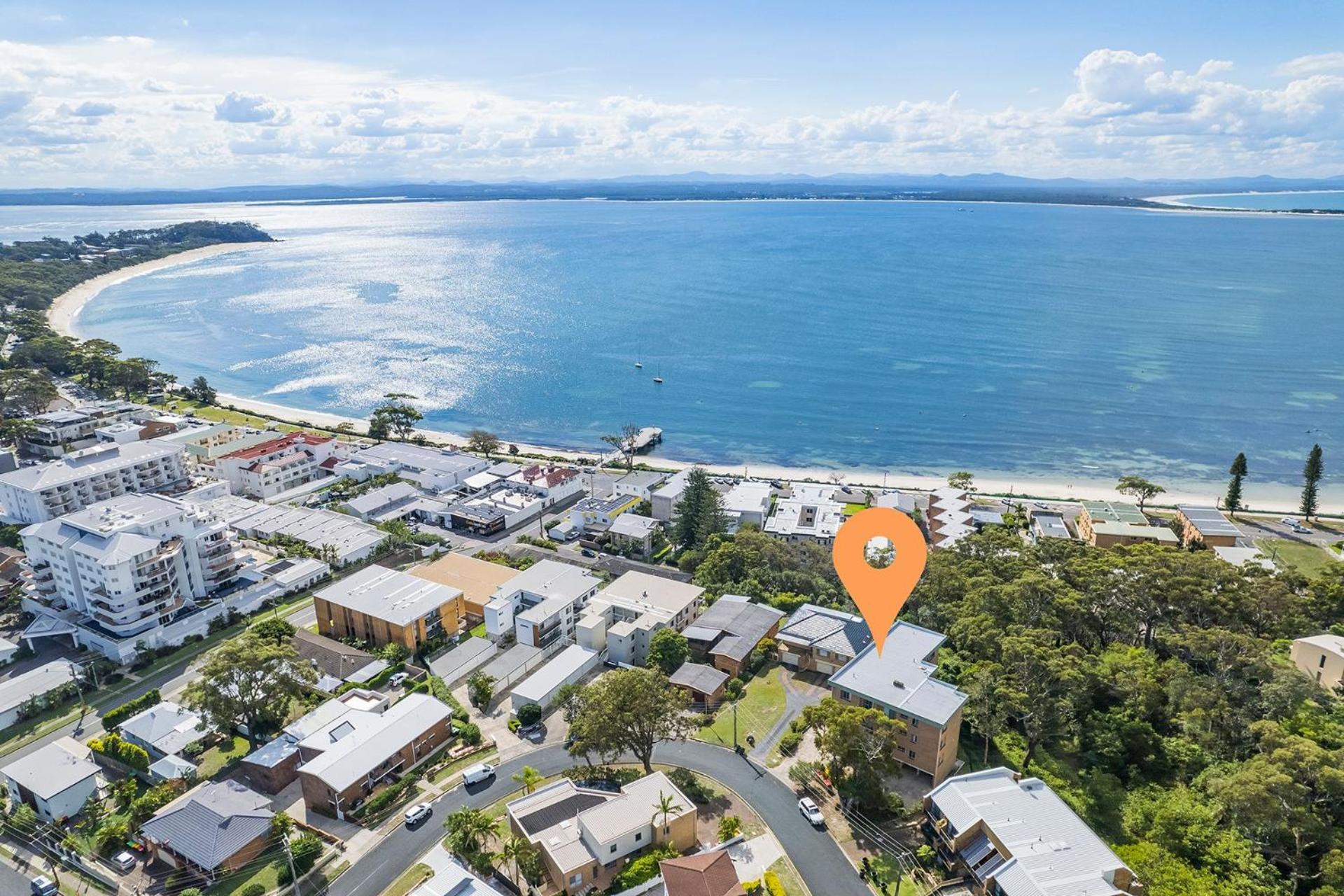 Blue Waters, 2 59 Ronald Ave - water views Linen aircon Wi-Fi
