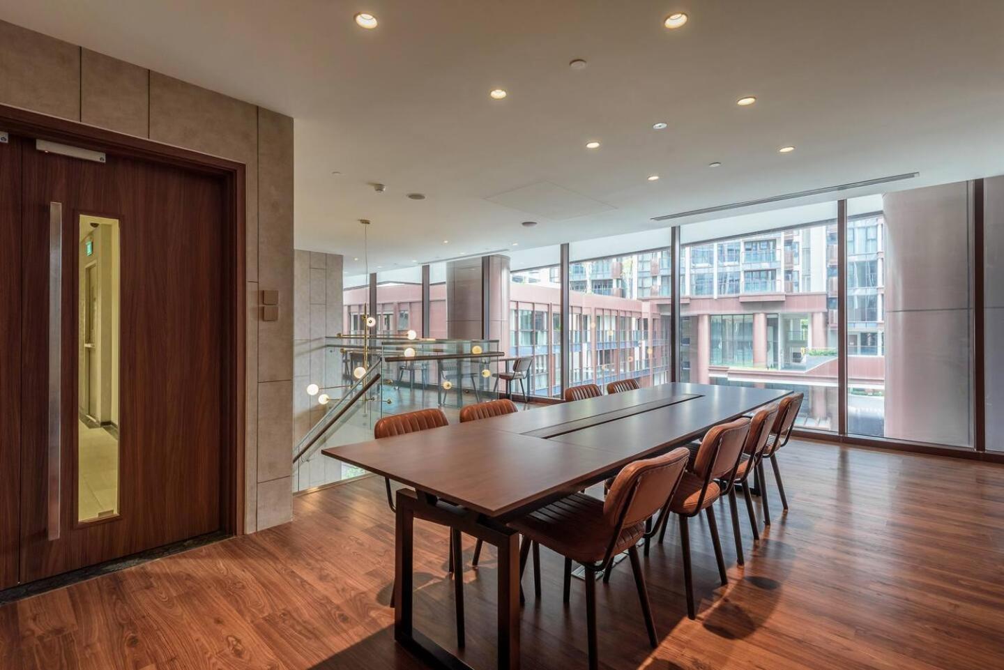 Metropole Thu Thiem-2 Br Apartment in the center -River view & Luxury