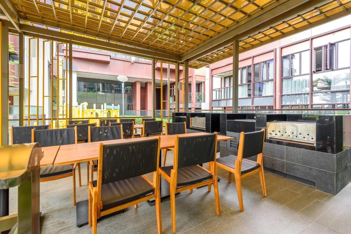 Metropole Thu Thiem-2 Br Apartment in the center -River view & Luxury