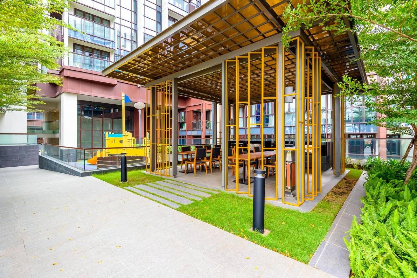 Metropole Thu Thiem-2 Br Apartment in the center -River view & Luxury