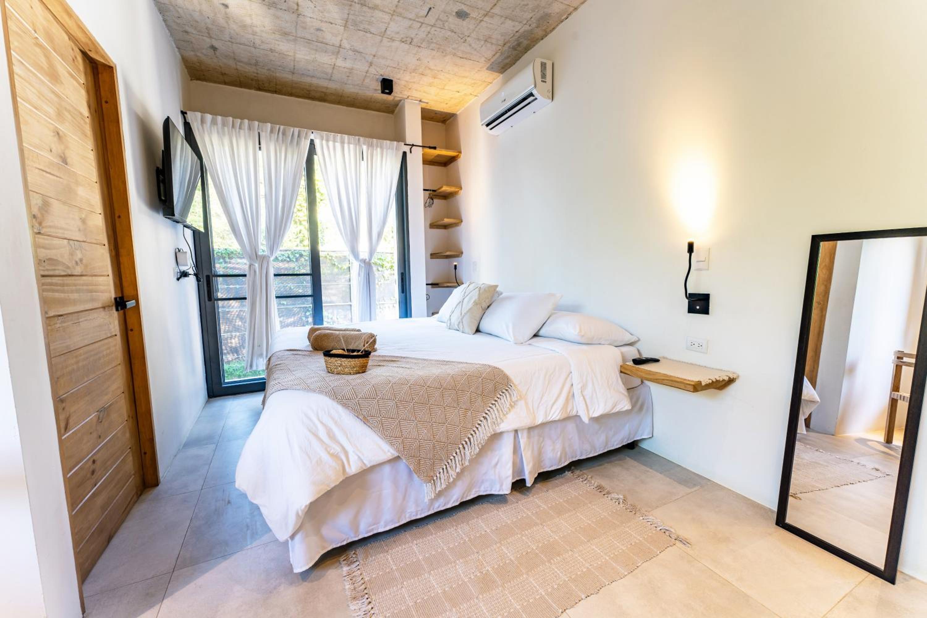 Alma Tropical - Luxury Villa Experience in Santa Teresa
