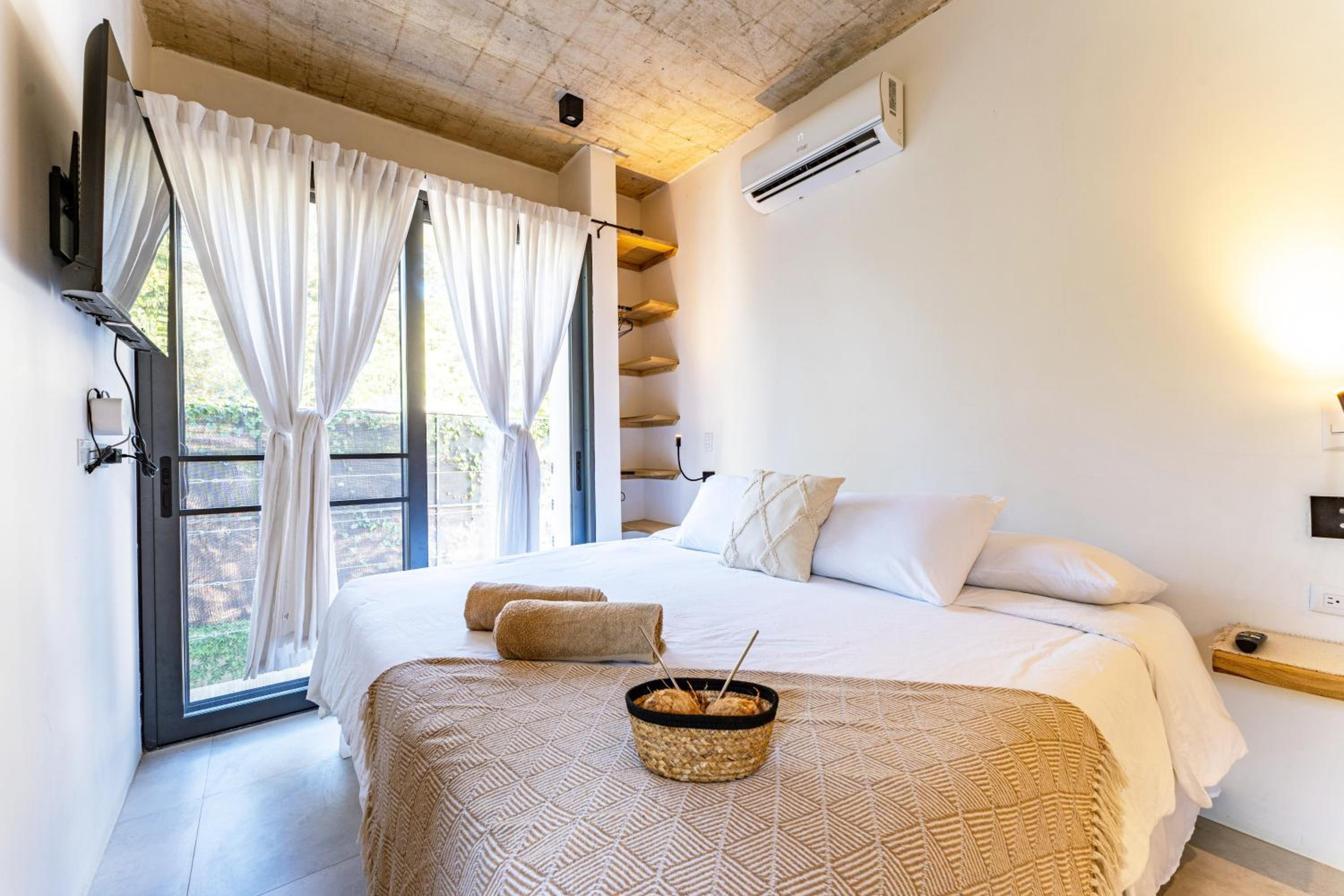 Alma Tropical - Luxury Villa Experience in Santa Teresa