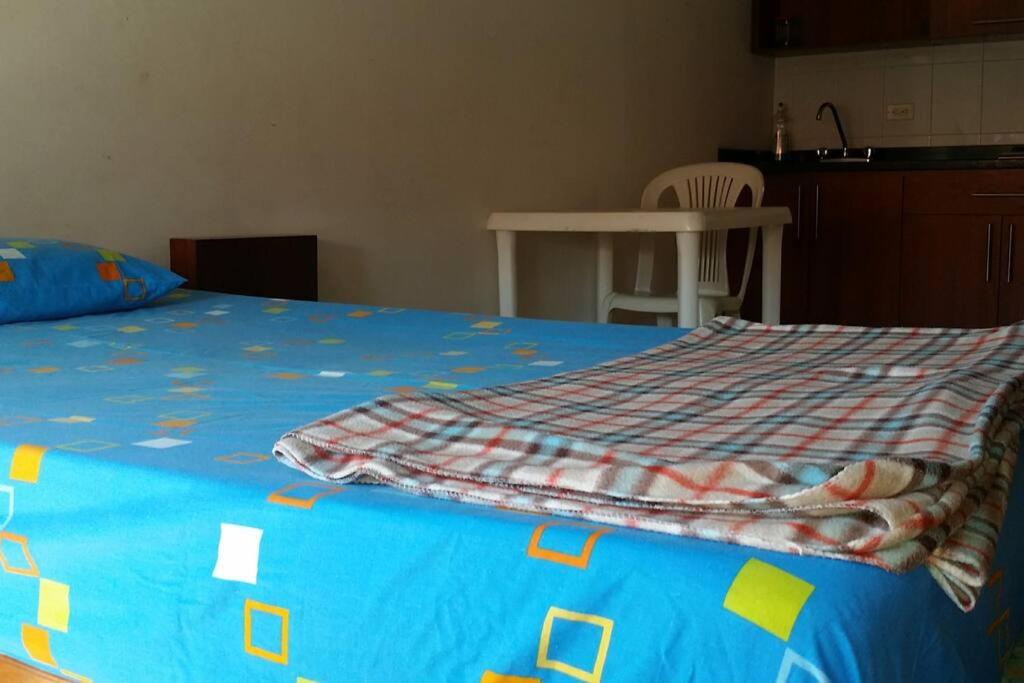 Aparta-estudio amoblado 202, 2p, wifi