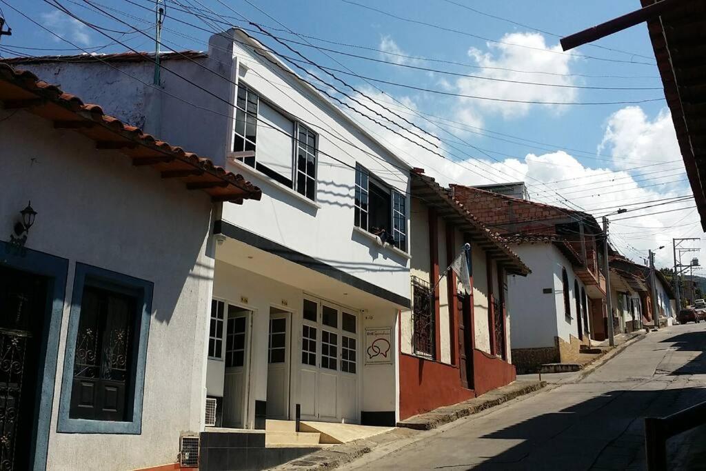 Aparta-estudio amoblado 202, 2p, wifi