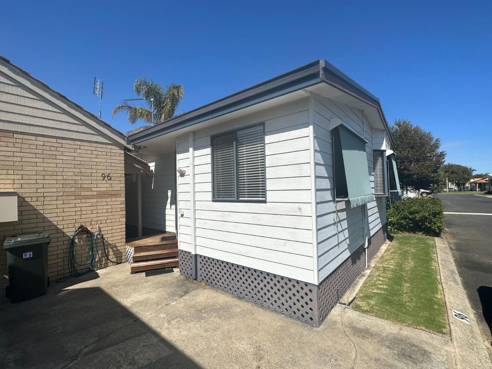 Budgie Smuggler - Cabin 96 Geographe Bay Holiday Park