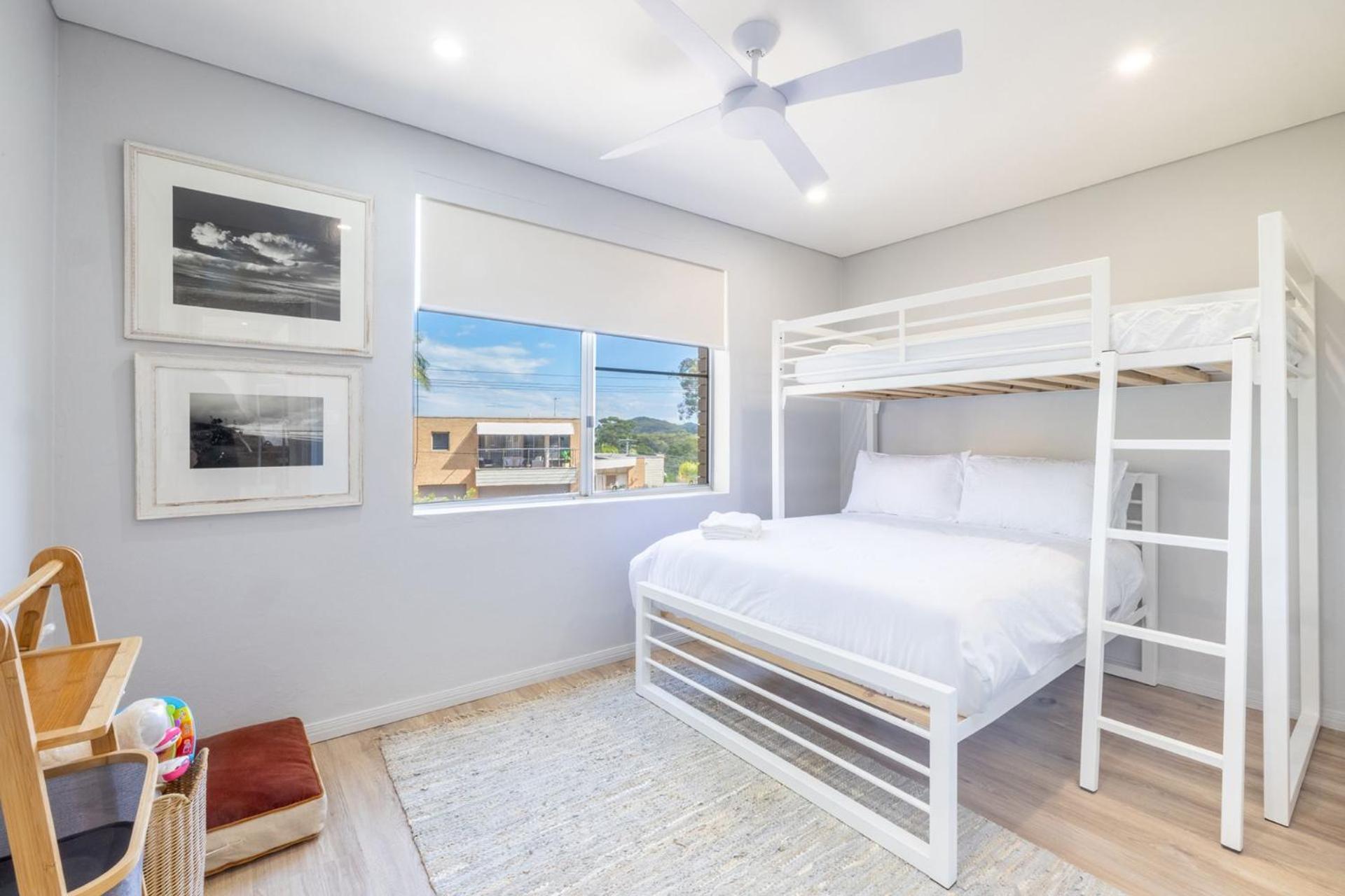 Blue Waters, 2 59 Ronald Ave - water views Linen aircon Wi-Fi