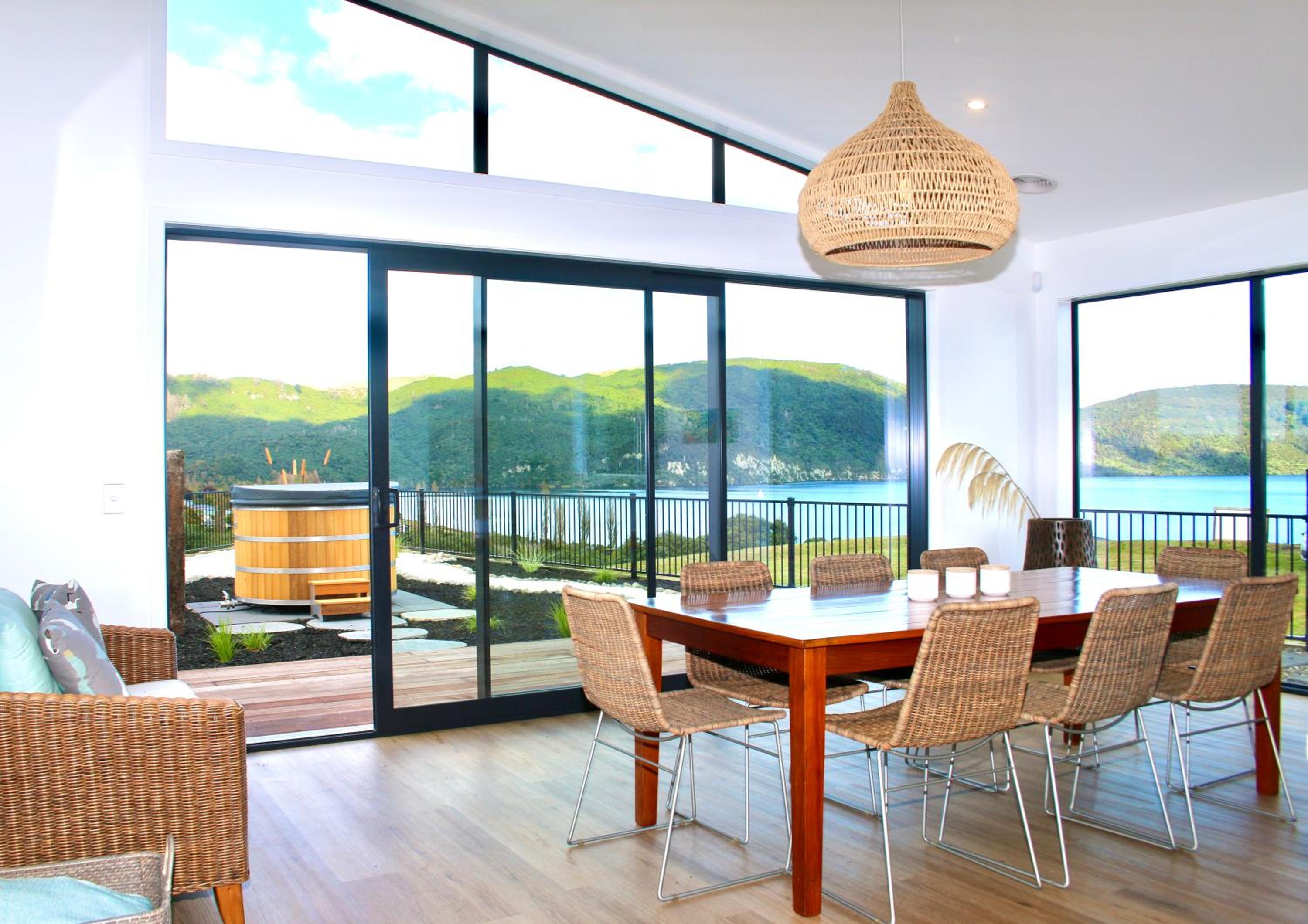 Kinloch Lake View view 5