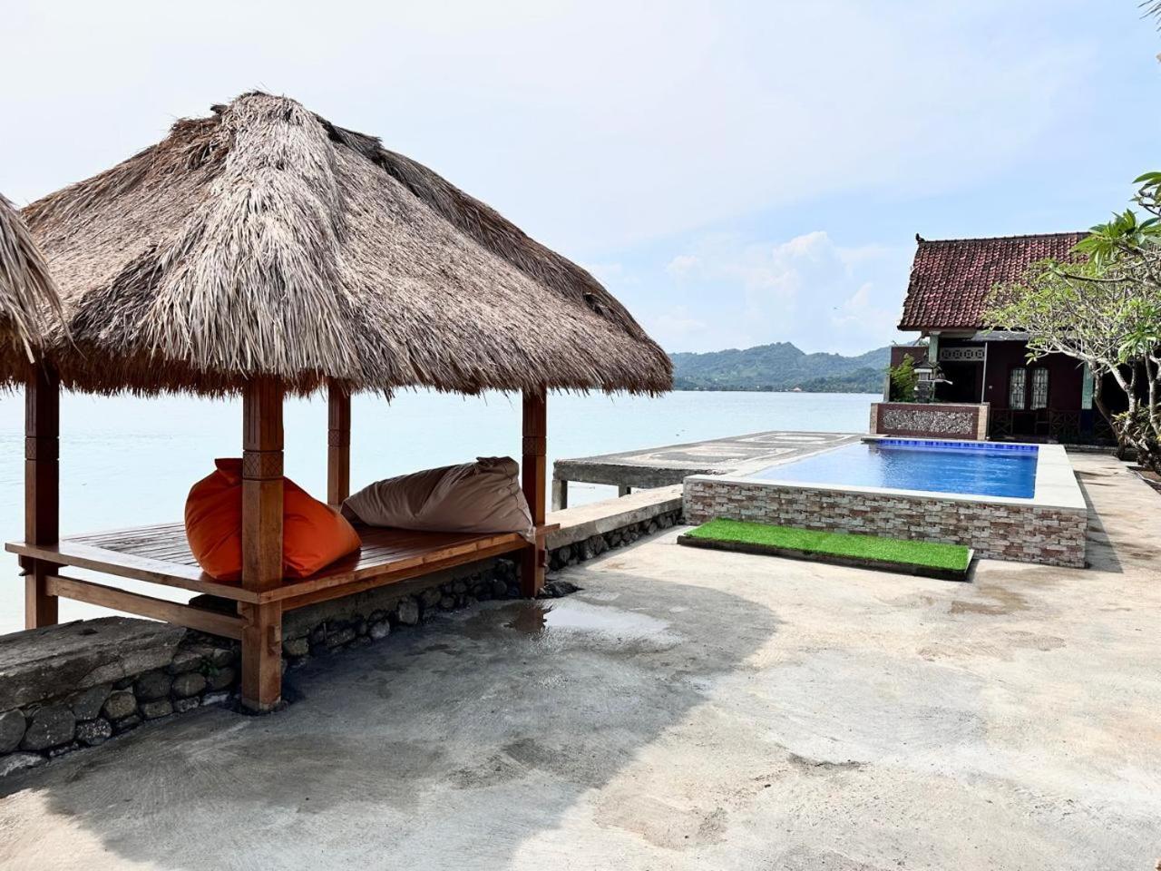 Krisna Bungalows and Restaurant