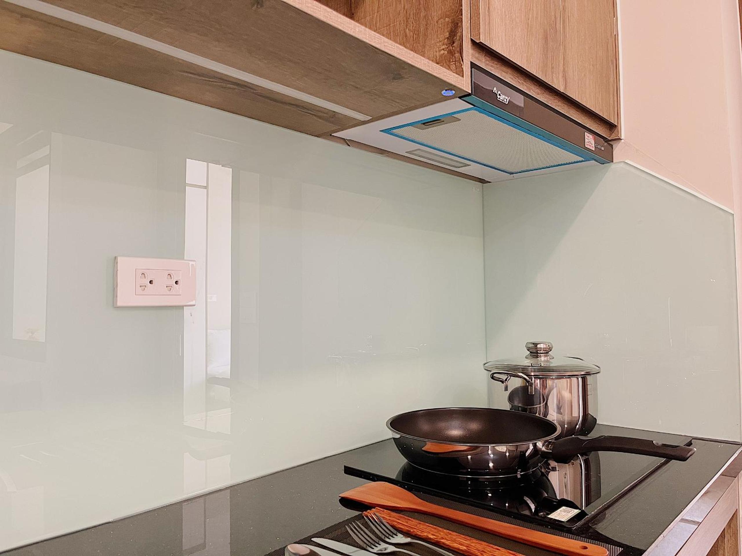 Modern Apartment in Westlake
