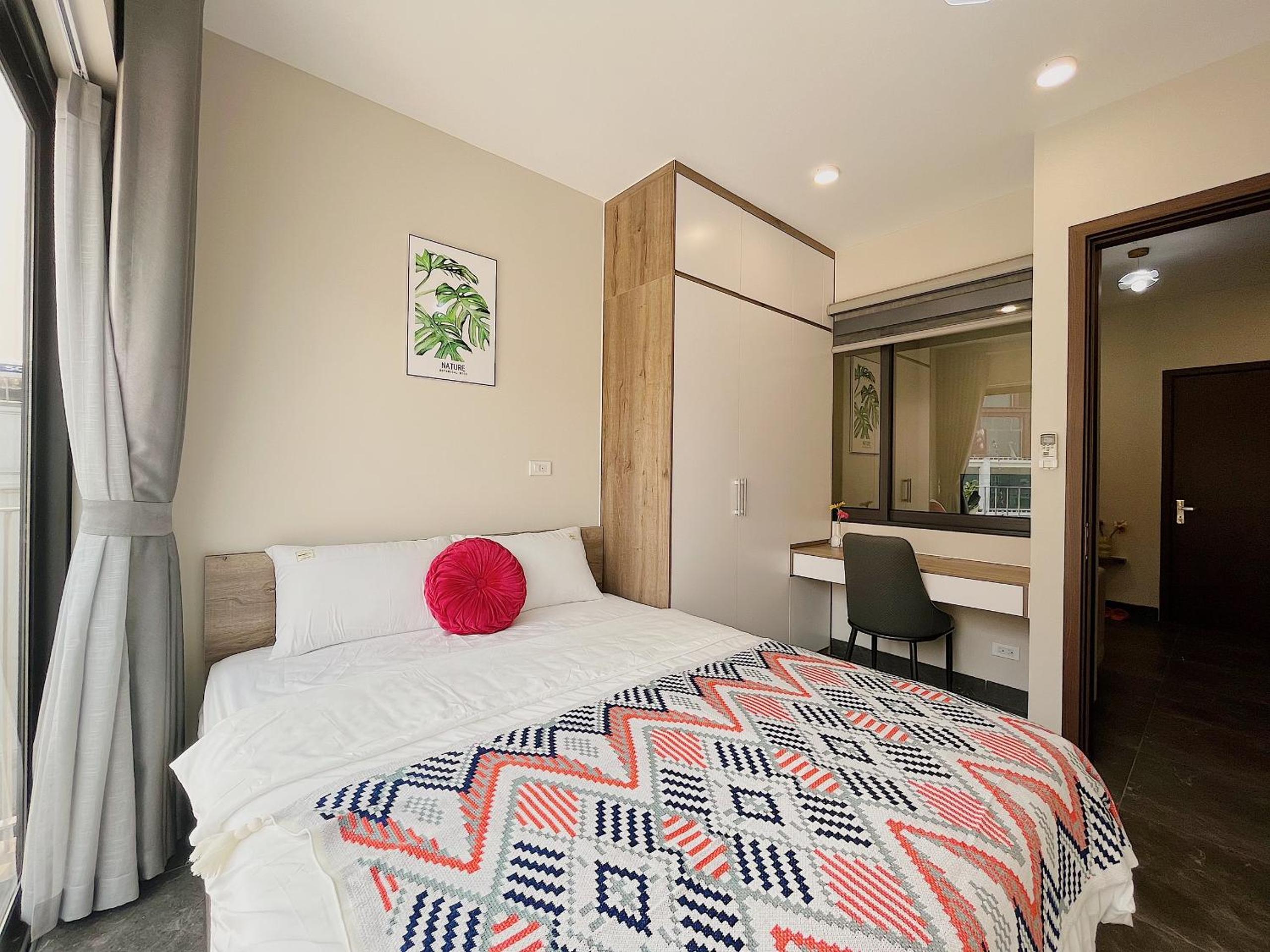 Modern Apartment in Westlake
