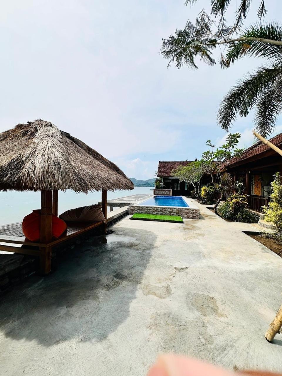 Krisna Bungalows and Restaurant