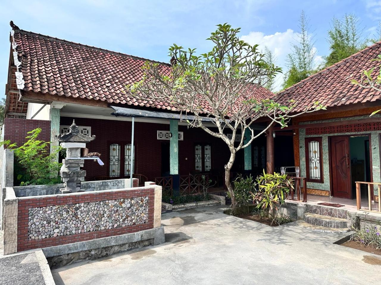 Krisna Bungalows and Restaurant
