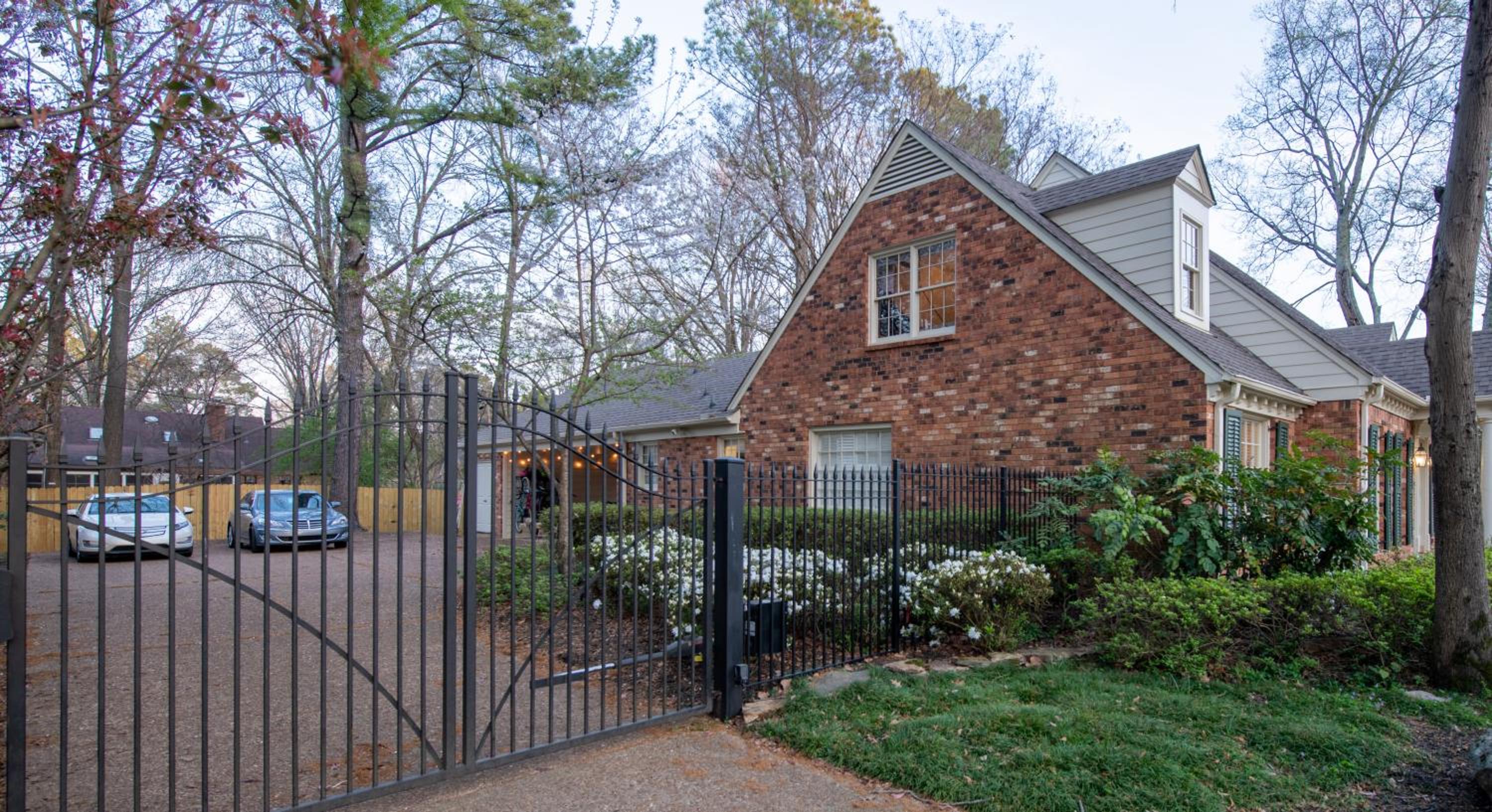 The Kirby House: King Bed, Hot Tub, Game Rooms, Gym view 4