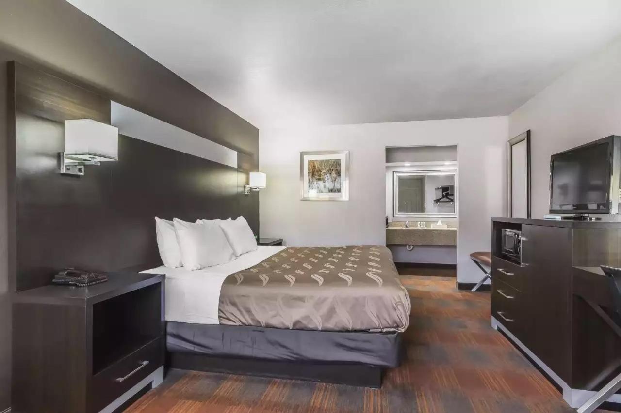 Quality Inn and Suites view 4