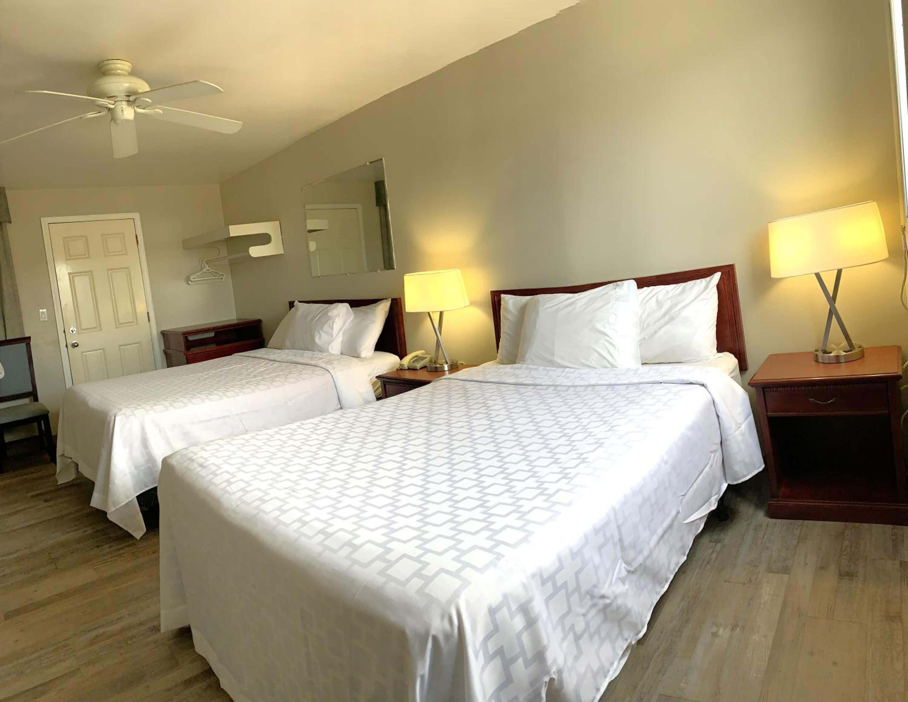 Edson Vacations - Castle Motel - Property Image 1