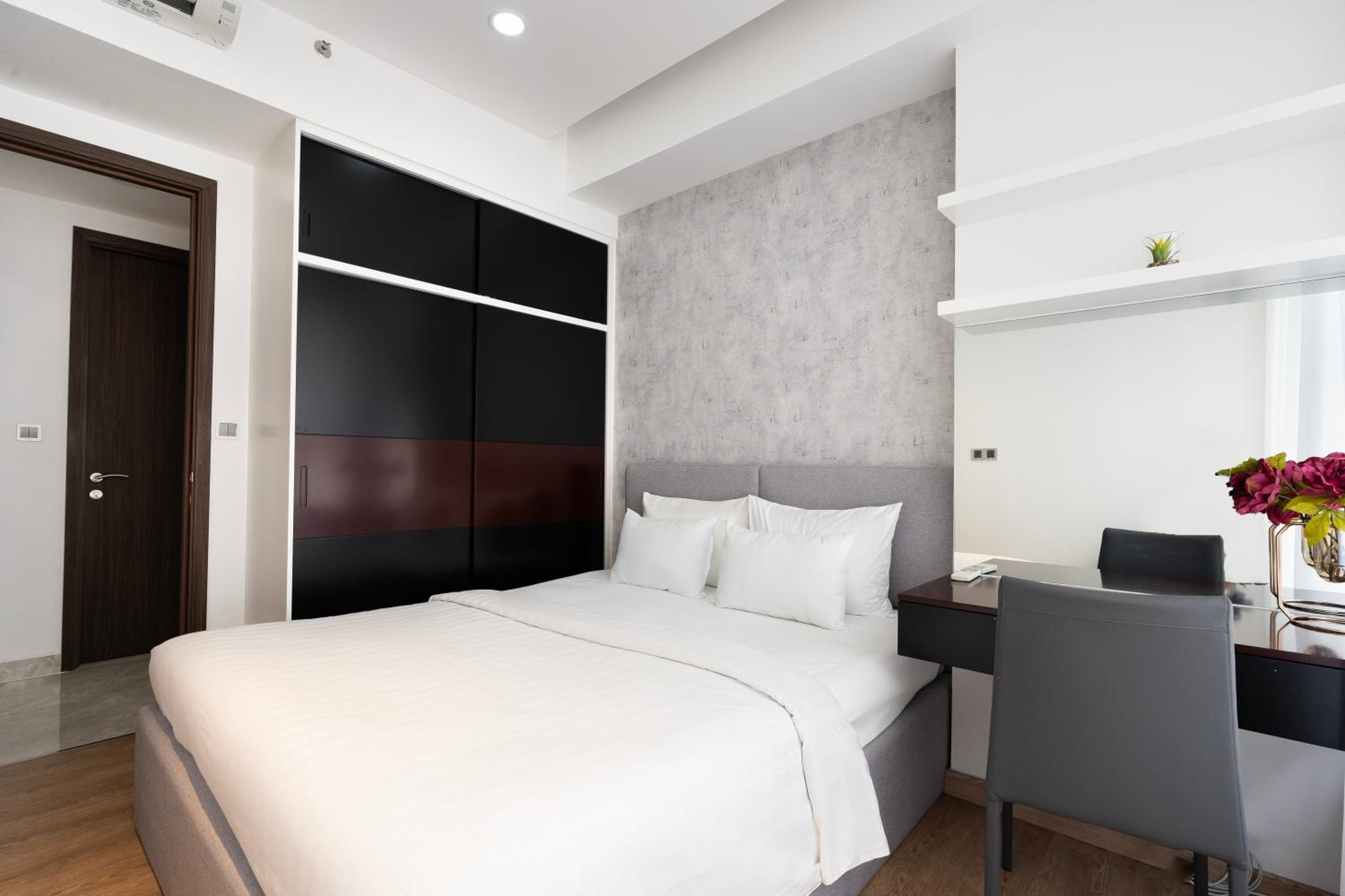 Convinia Luxury The Peak Midtown