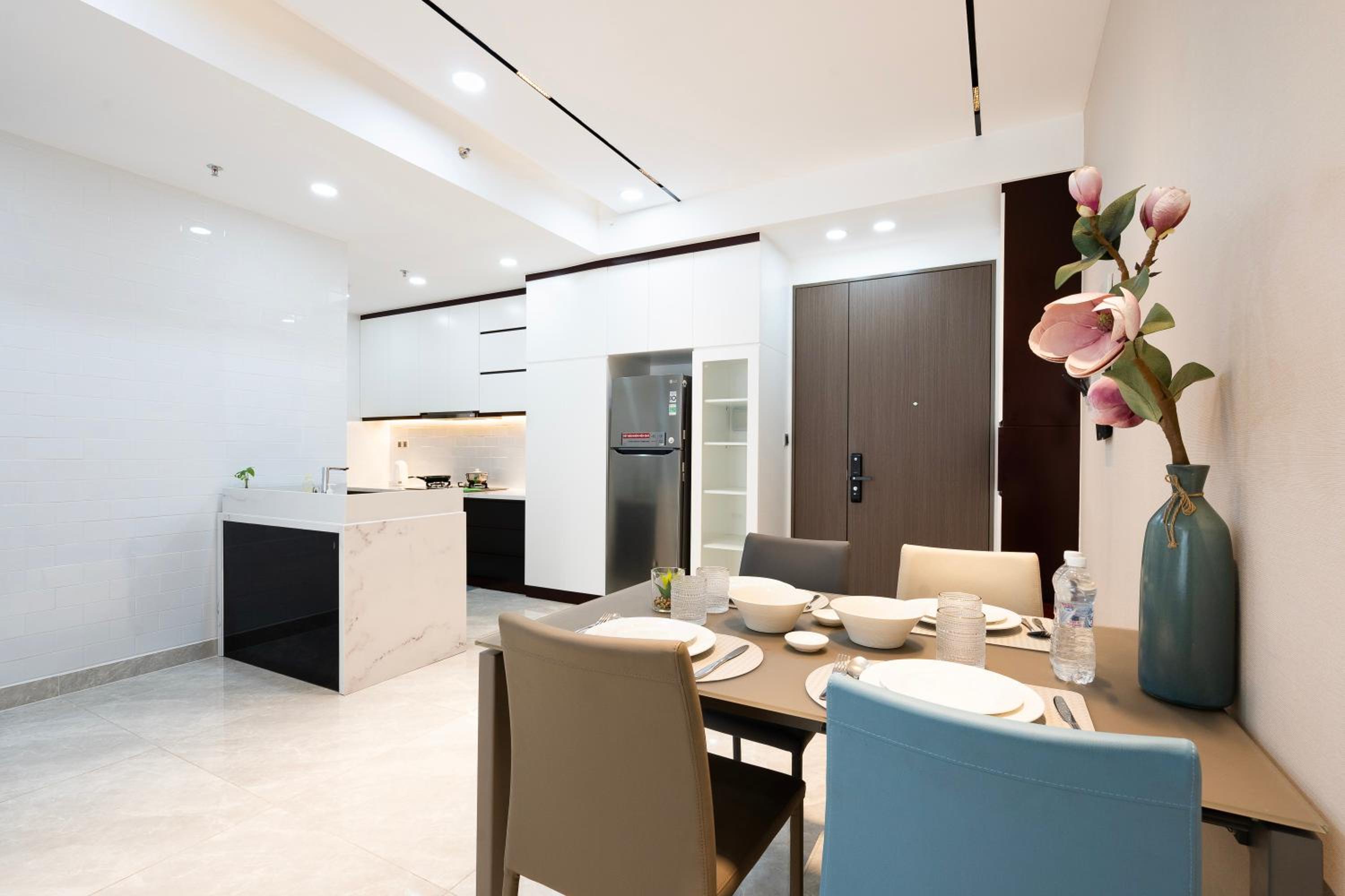 Convinia Luxury The Peak Midtown