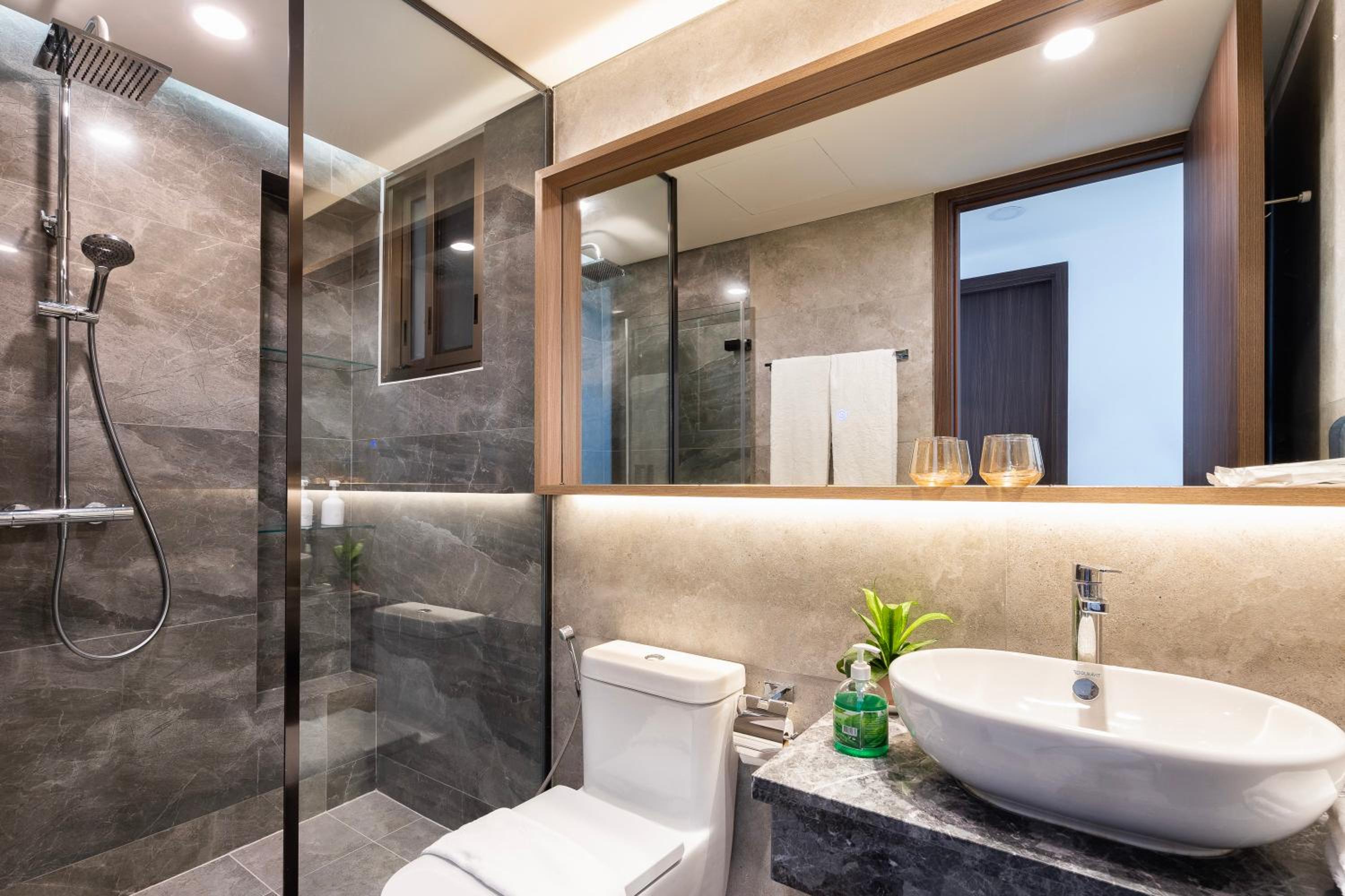 Convinia Luxury The Peak Midtown
