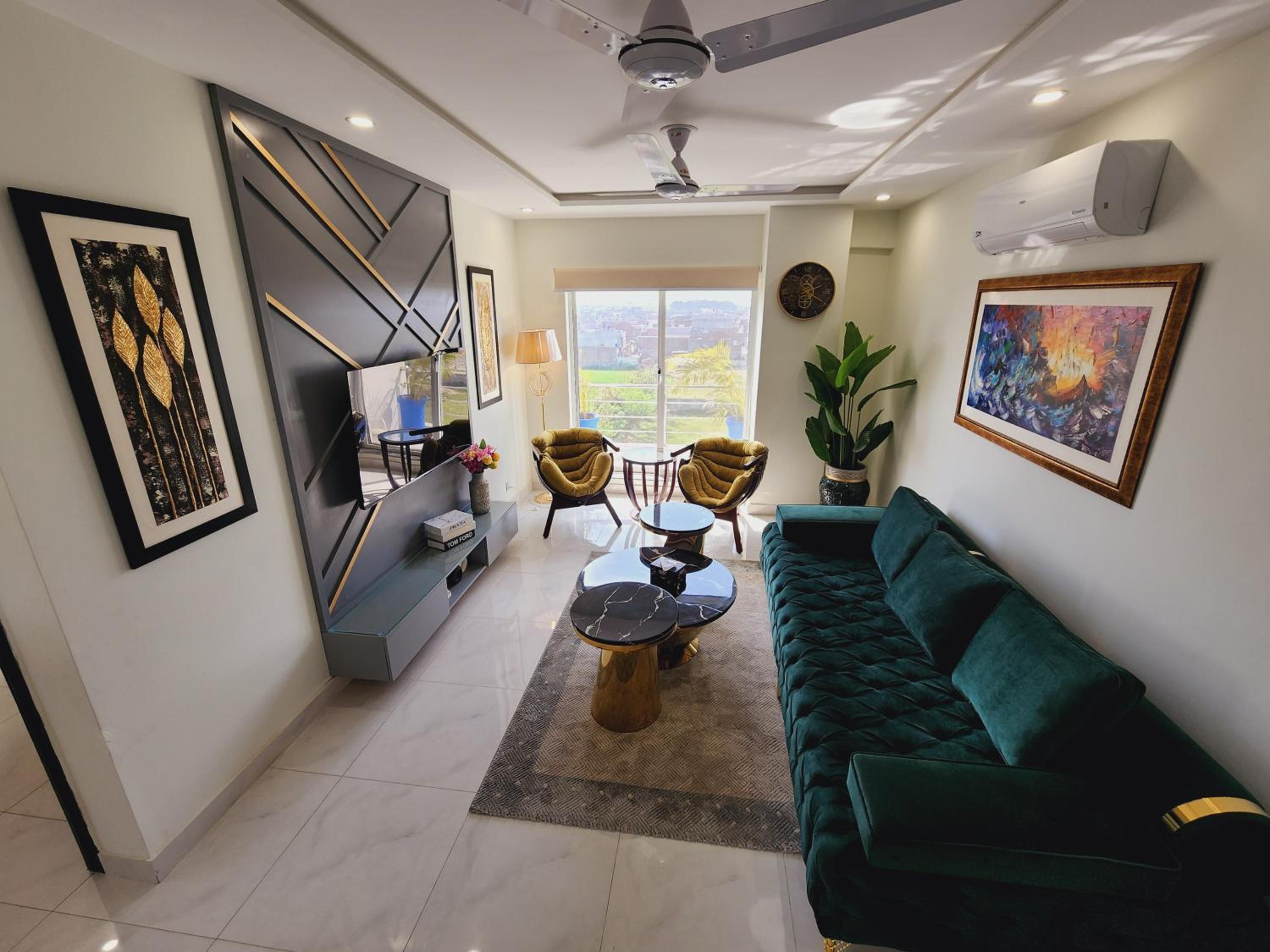 Luxury Apartment In Lahore view 5