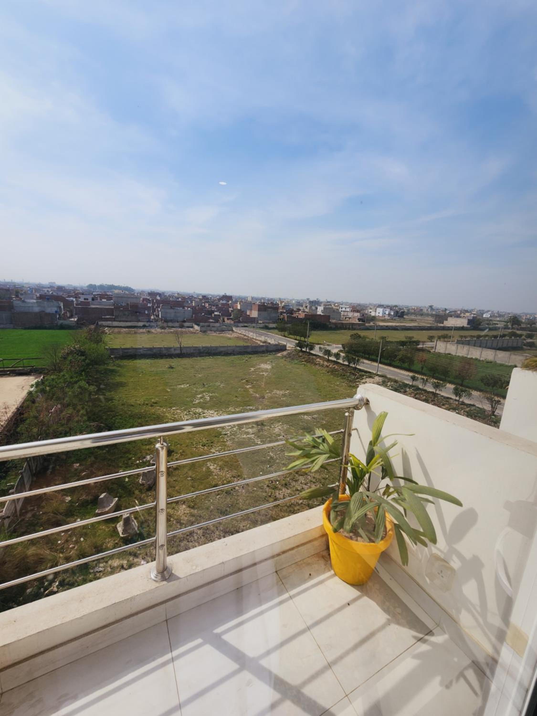 Luxury Apartment In Lahore view 2