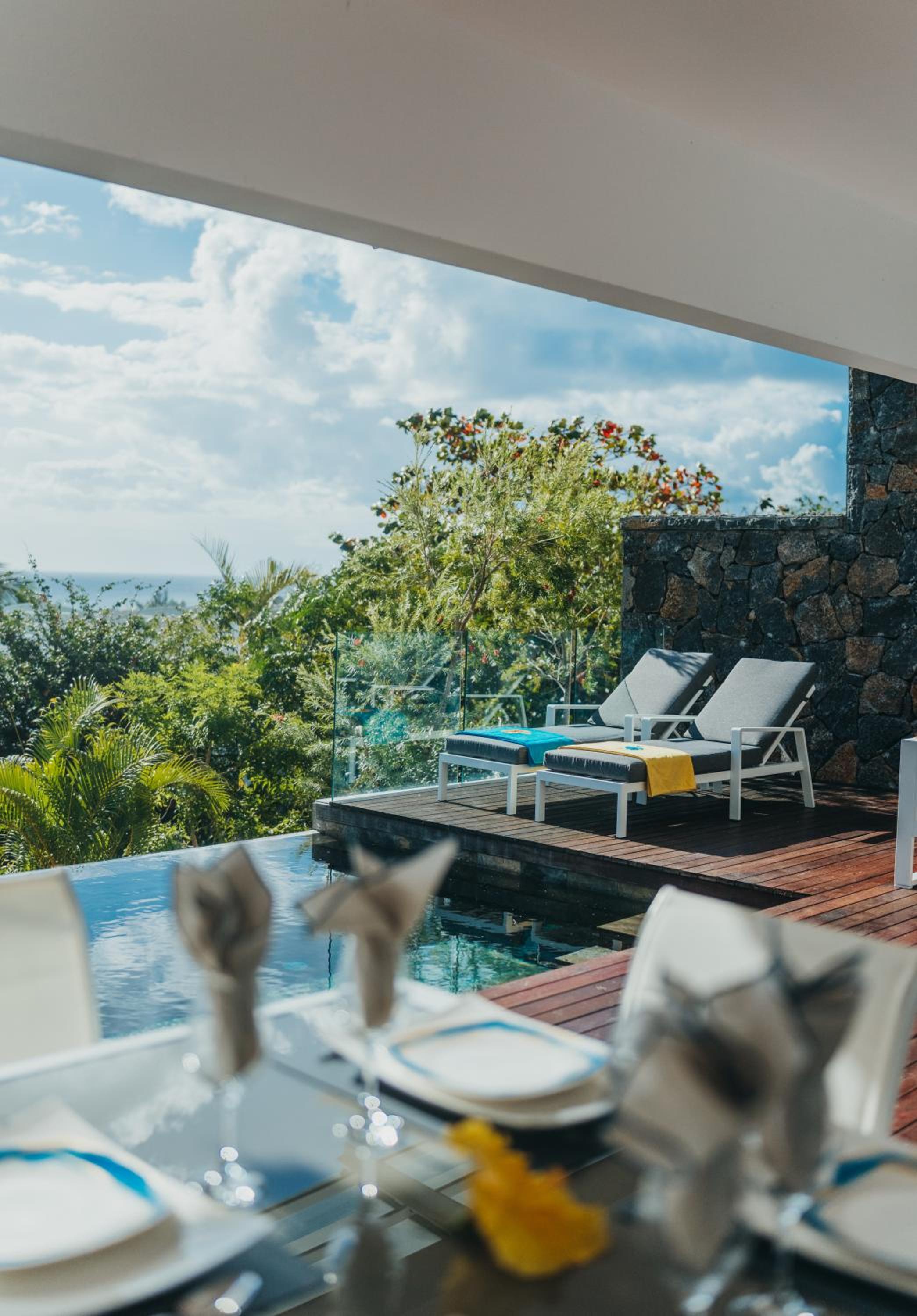 Appartement de luxe piscine et vue mer