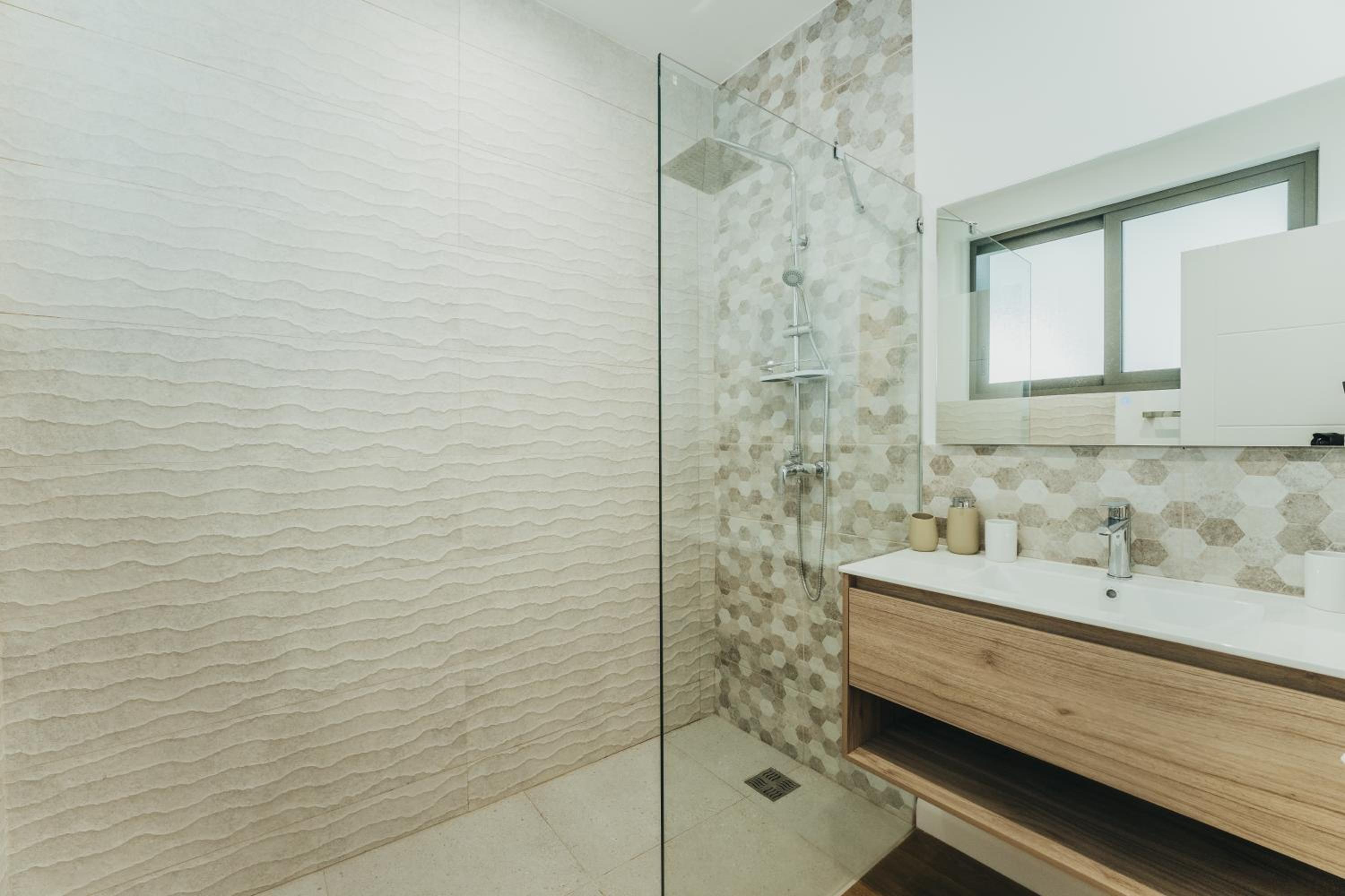 Appartement de luxe piscine et vue mer