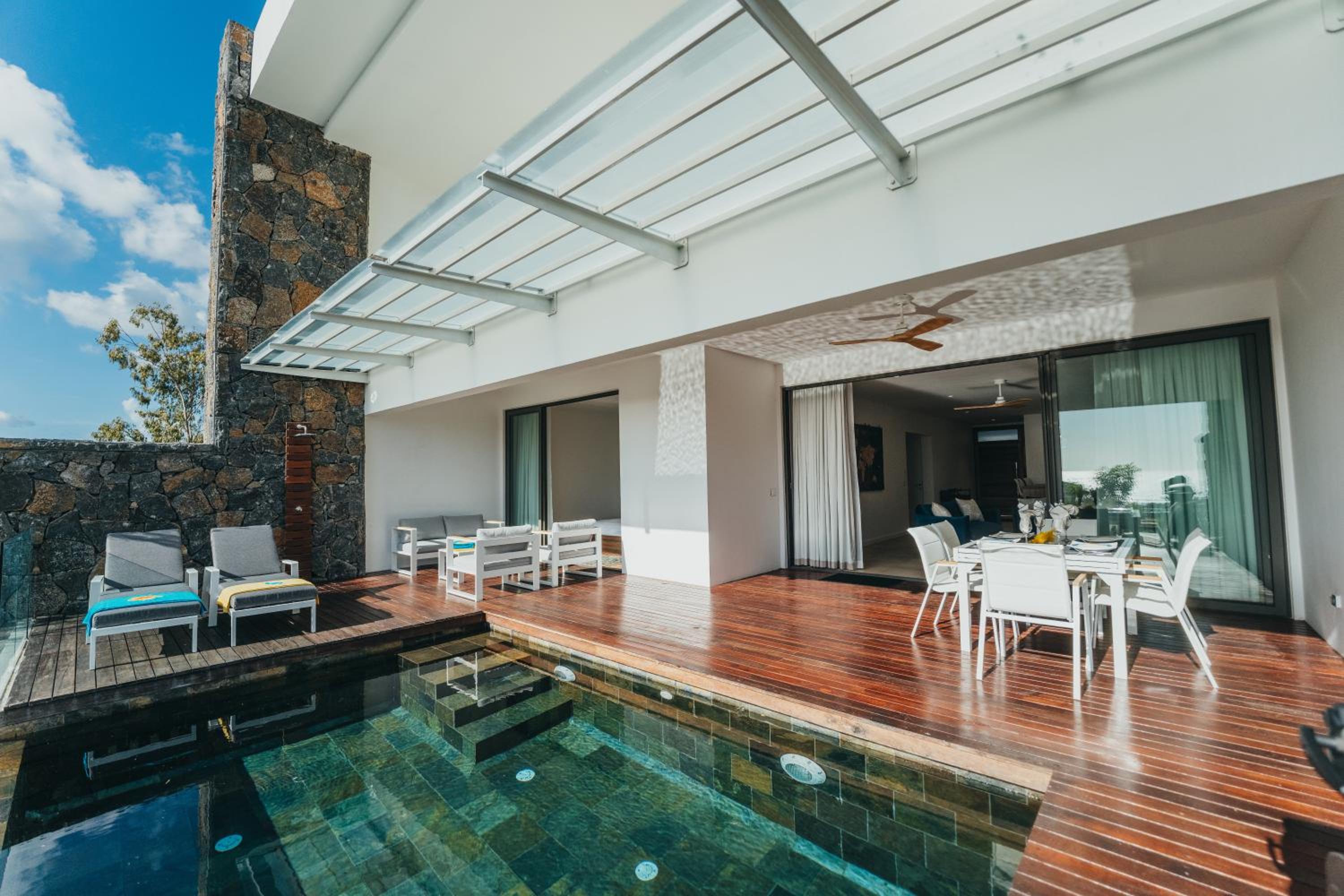 Appartement de luxe piscine et vue mer