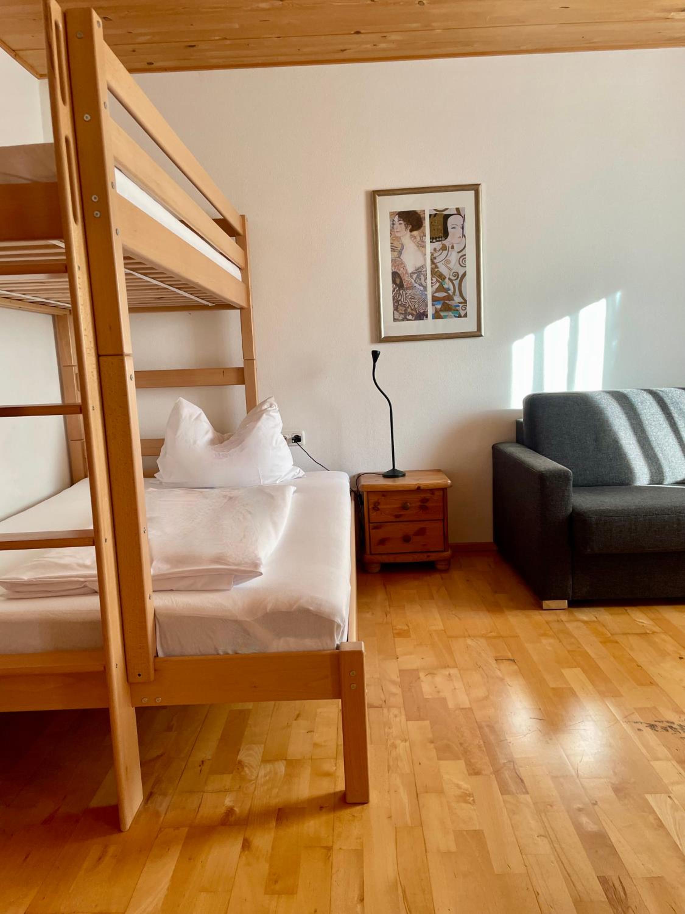 Sonnenblumenhof - Zimmer & Apartments