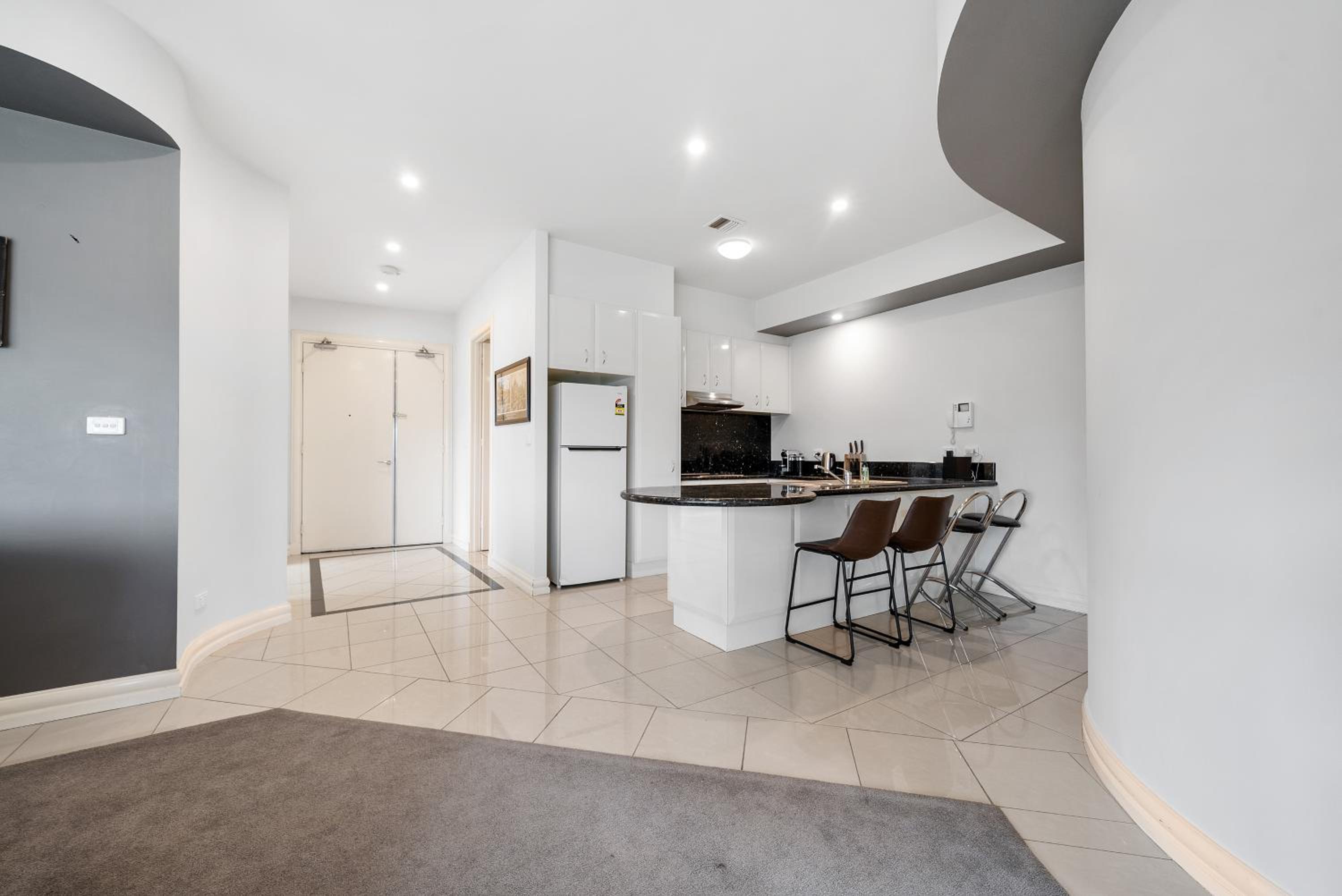 East Melbourne 2BR Apartment