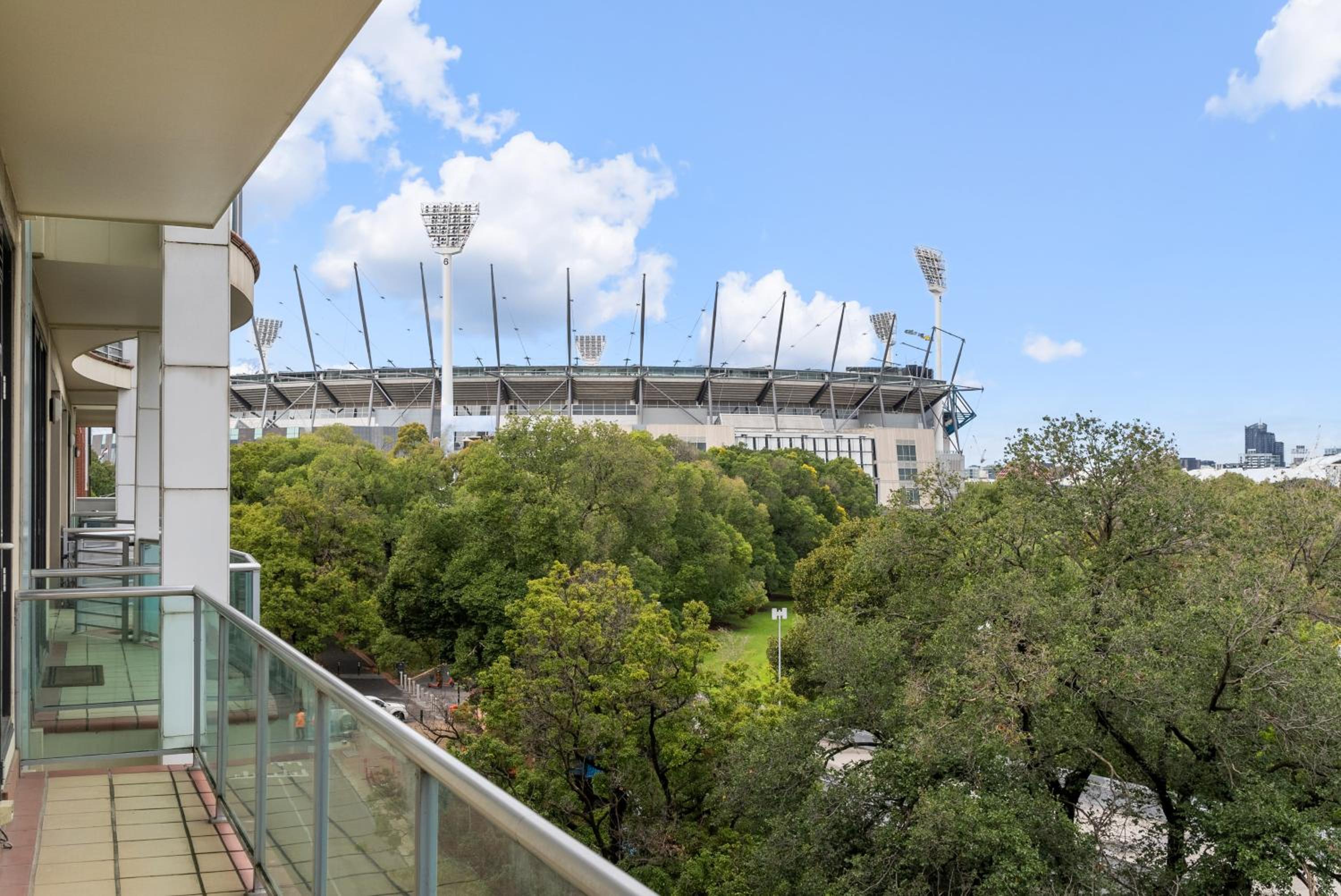 East Melbourne 2BR Apartment