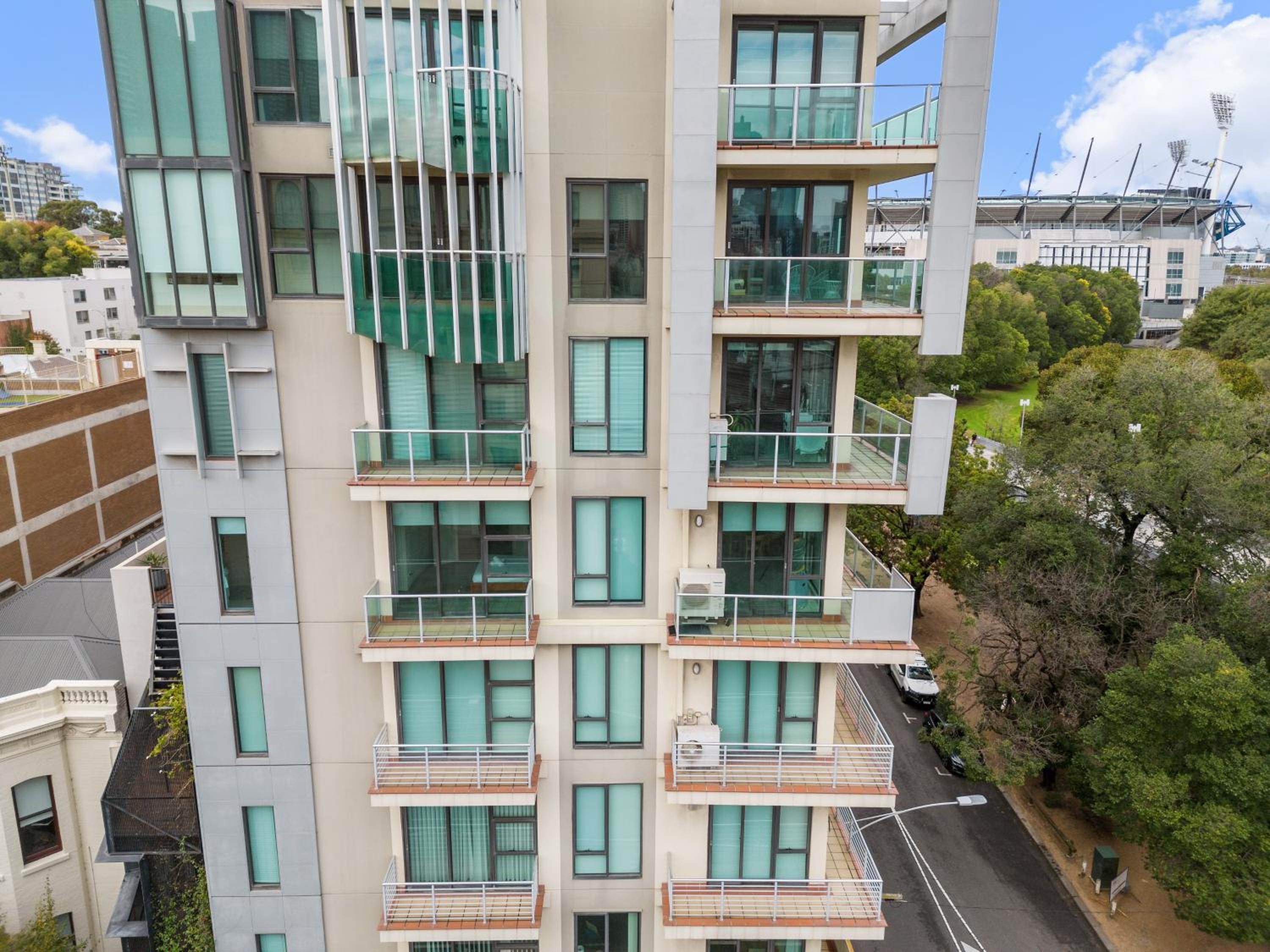East Melbourne 2BR Apartment