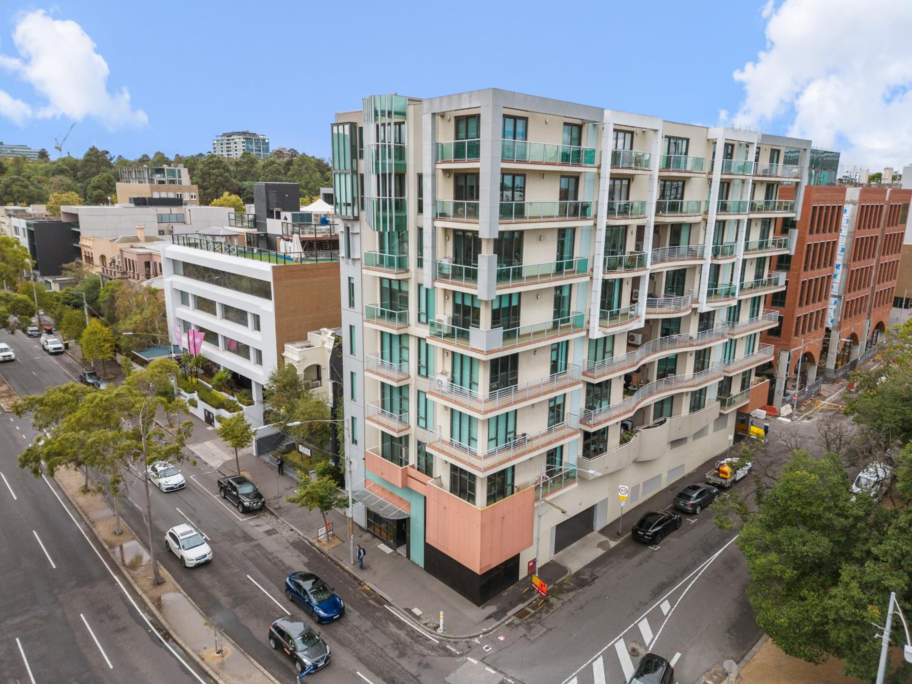 East Melbourne 2BR Apartment