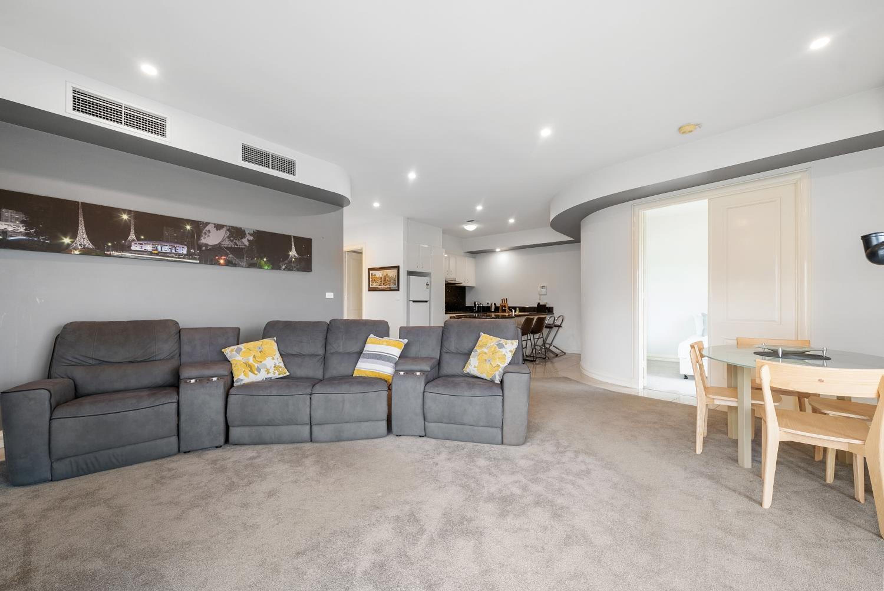 East Melbourne 2BR Apartment