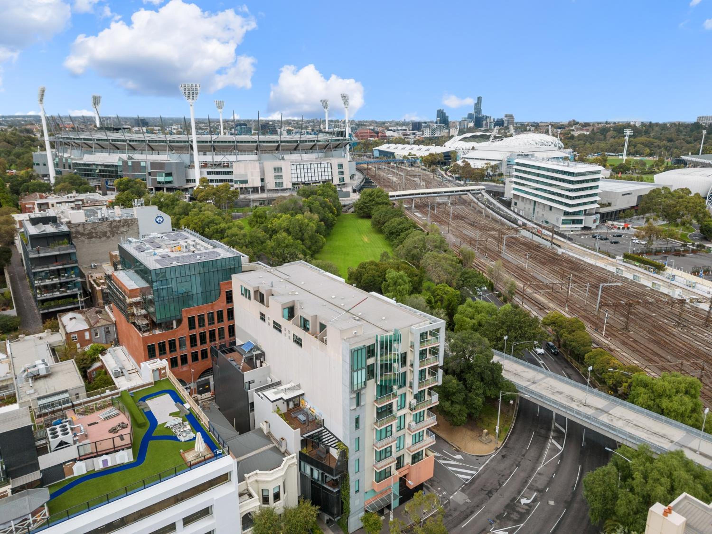 East Melbourne 2BR Apartment
