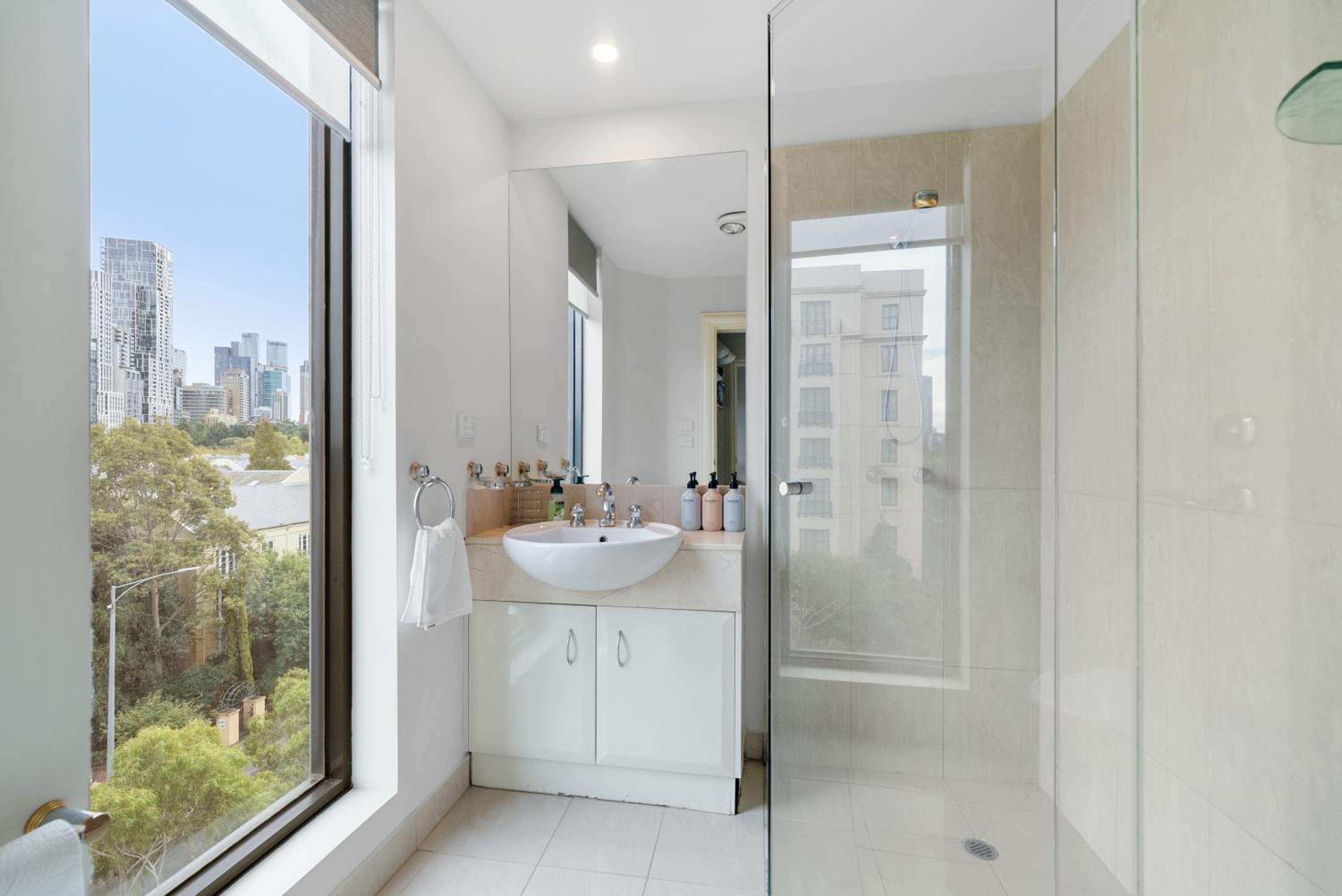 East Melbourne 2BR Apartment