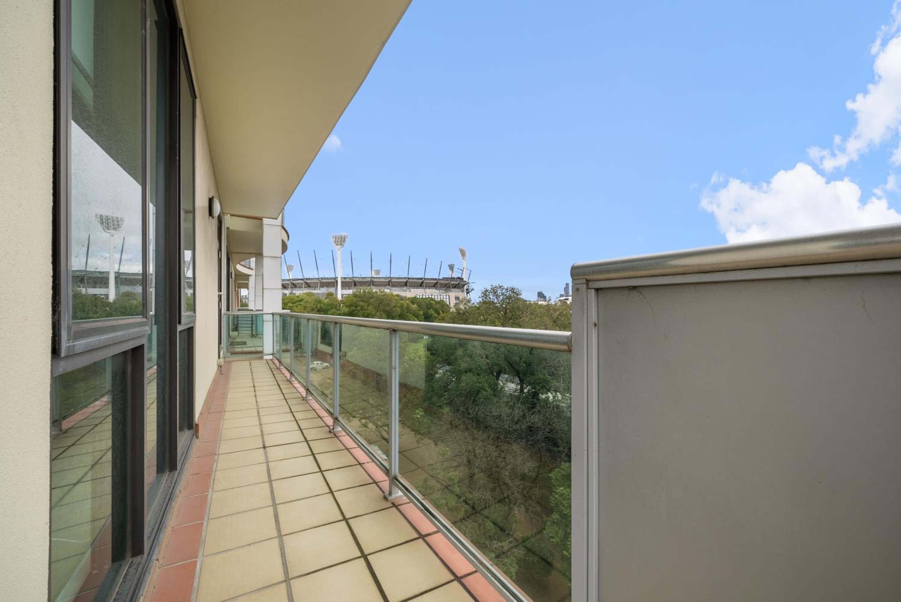 East Melbourne 2BR Apartment
