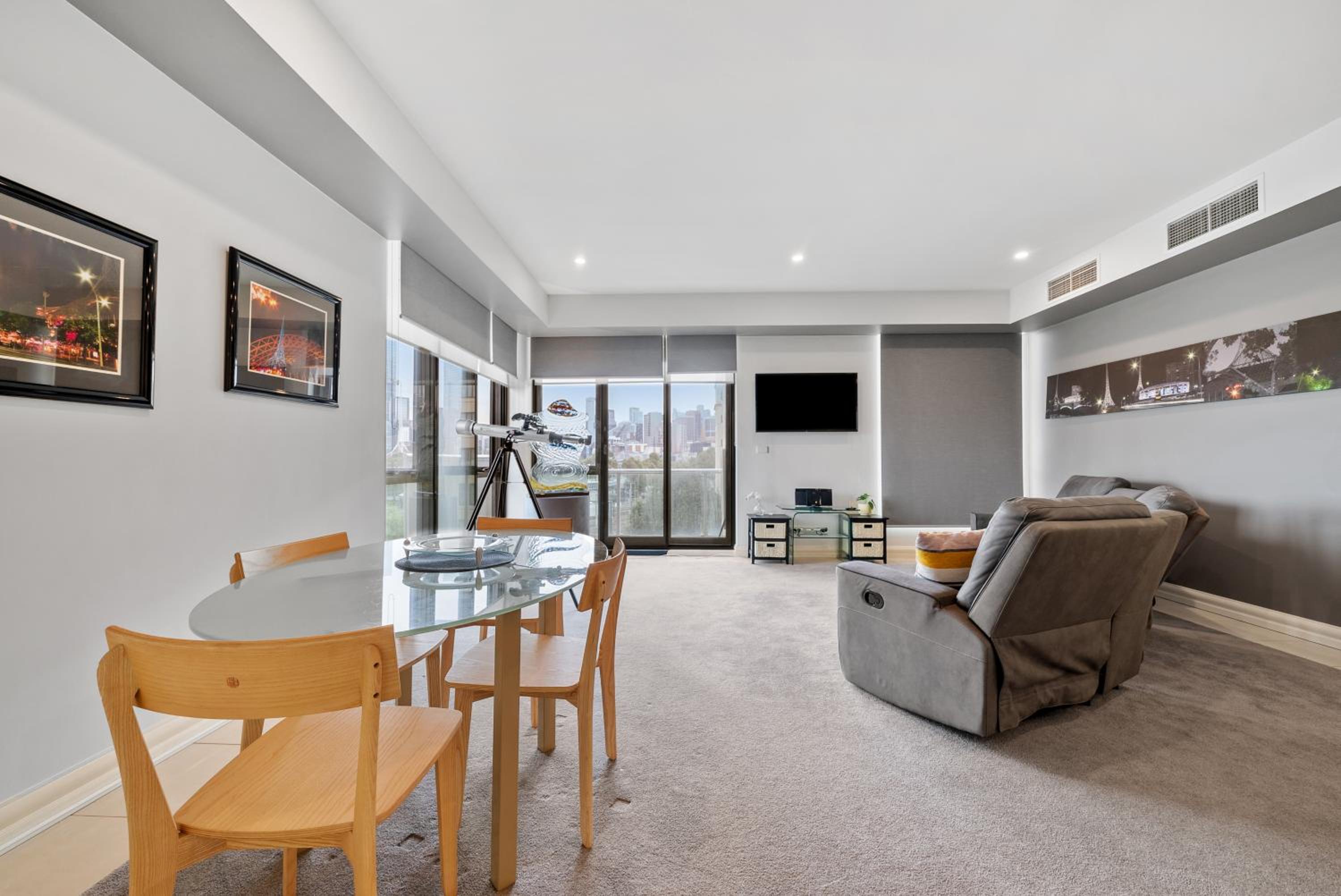 East Melbourne 2BR Apartment