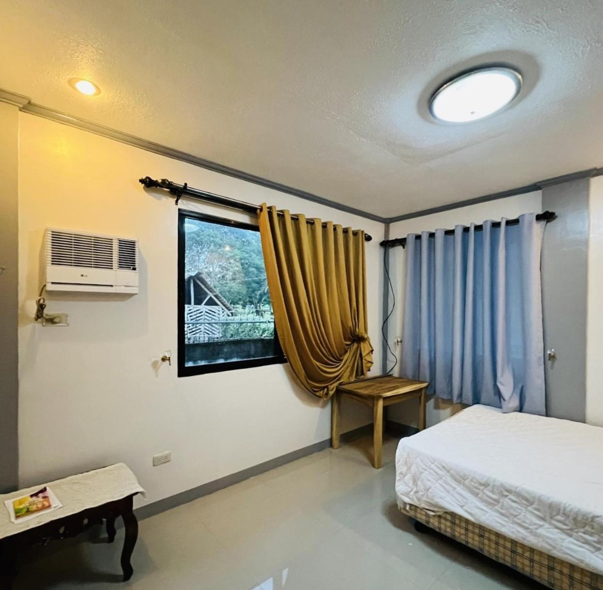 Nimrod's Cafe - Airconditioned Queen Beds with Starlink Wi-Fi, photo 32